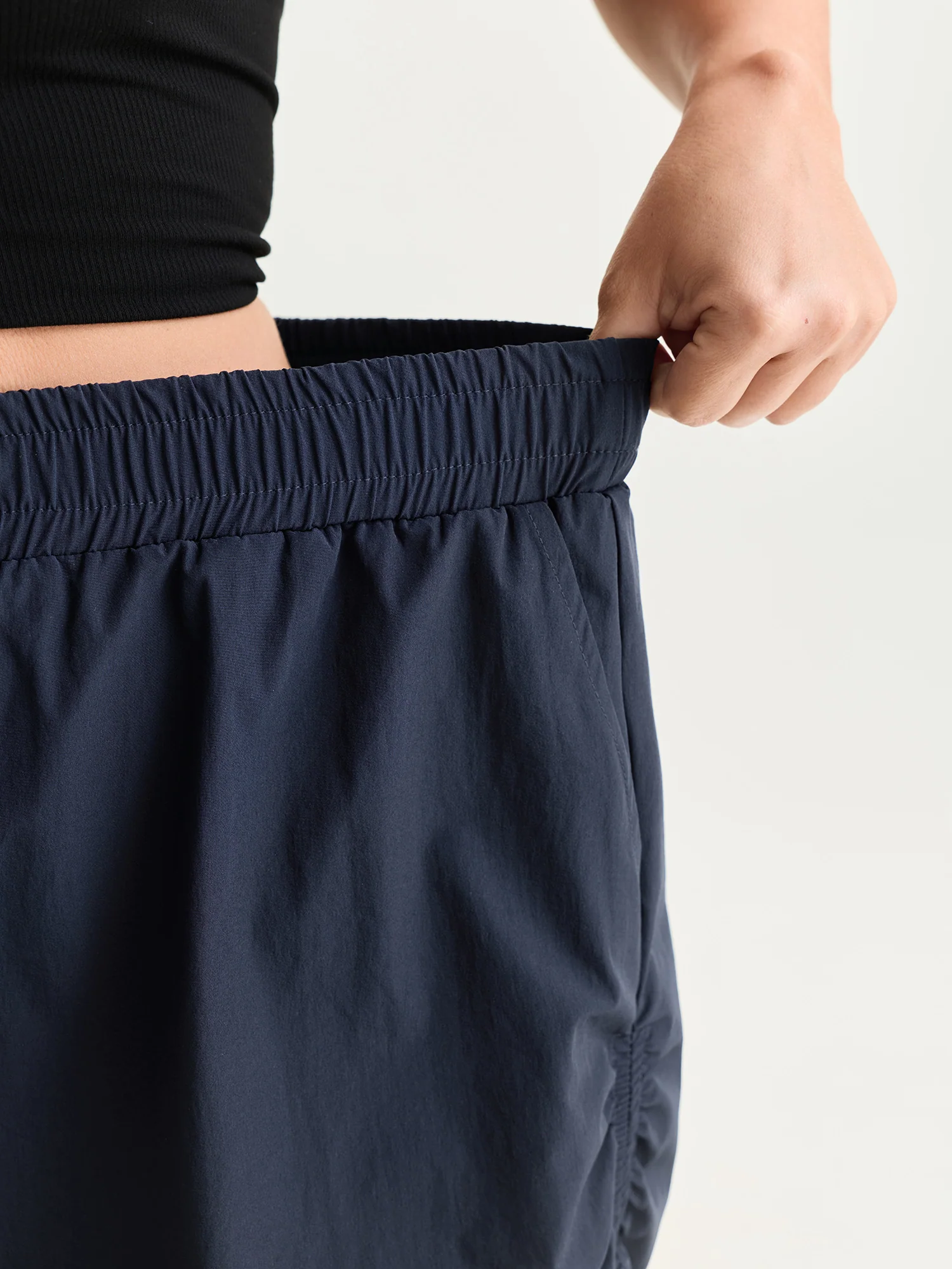 Breathable Wide Waistband Ruched Shorts - Image 4