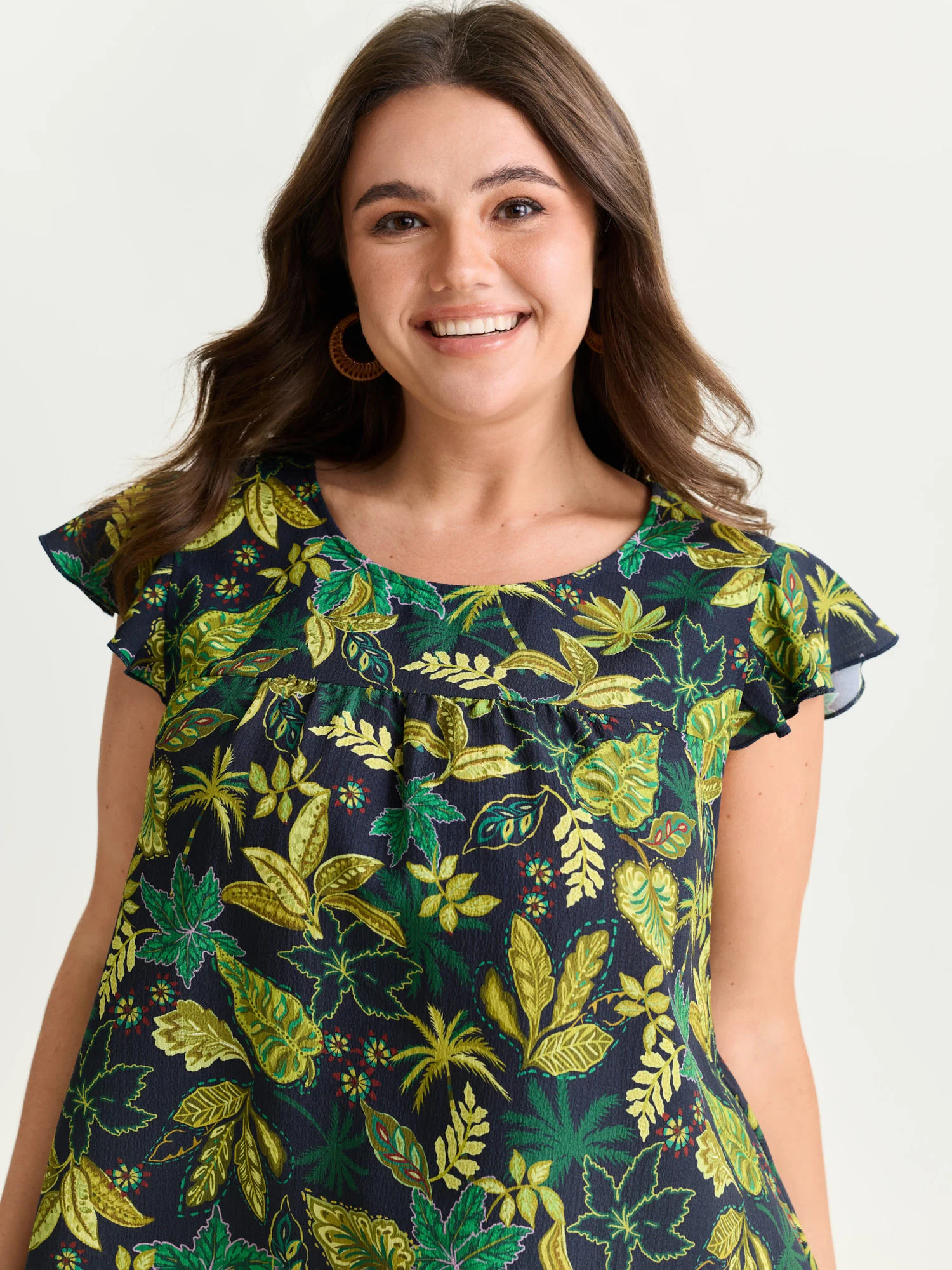 Bright Floral Texture Open-Back Blouse - Image 12