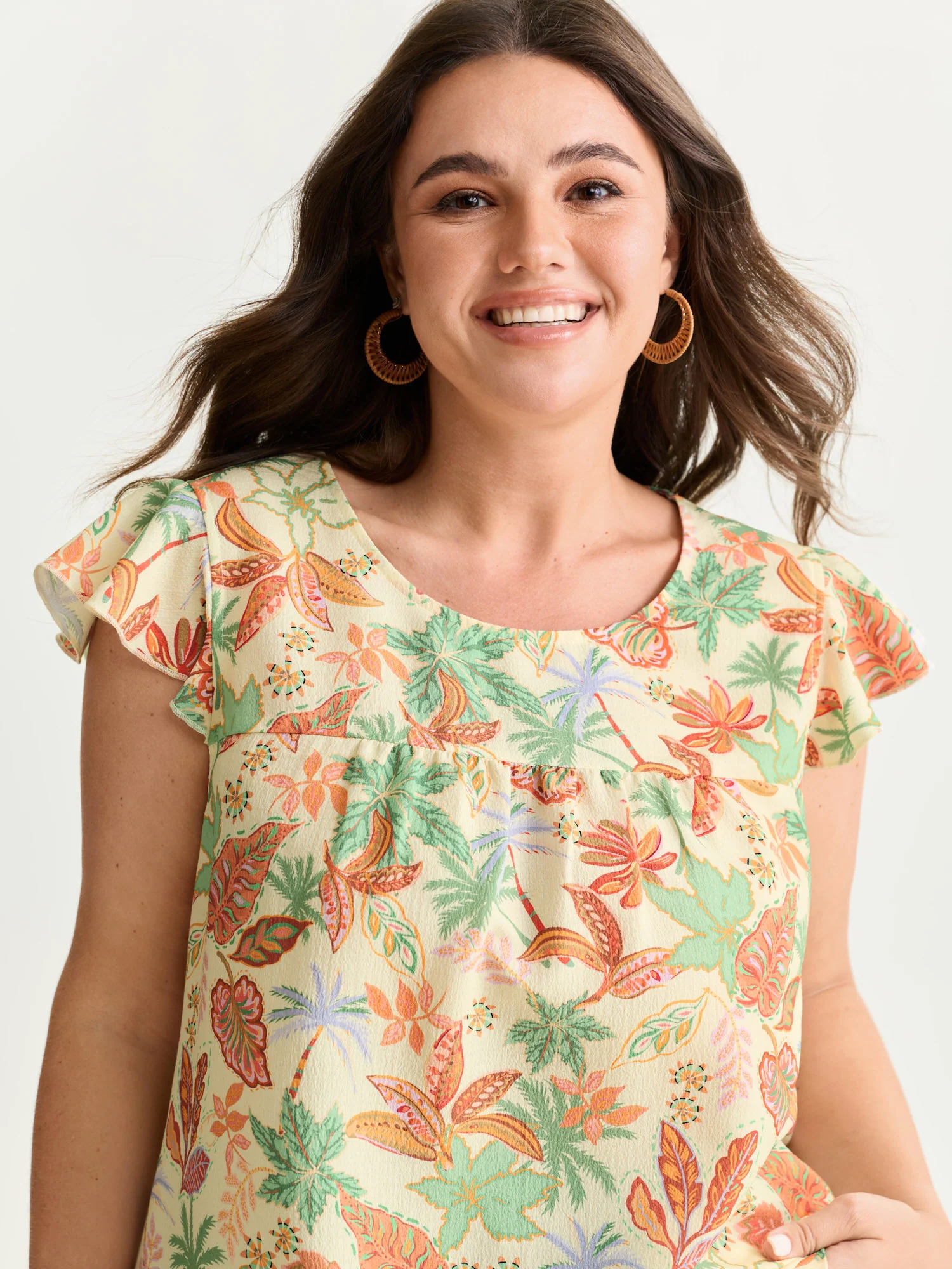 Bright Floral Texture Open-Back Blouse - Image 15