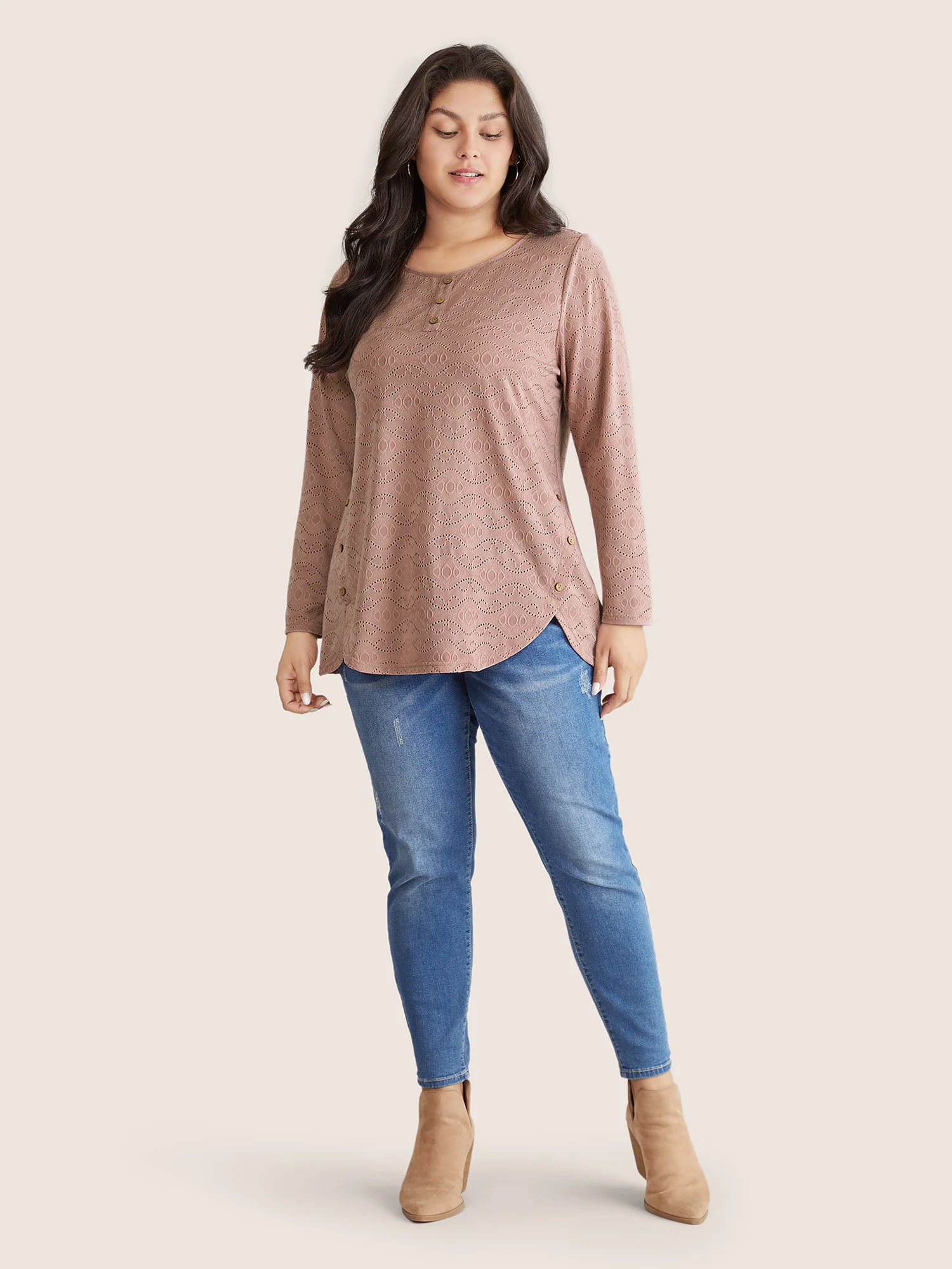 Broderie Anglaise Button Detail Arc Hem T-shirt - Image 4