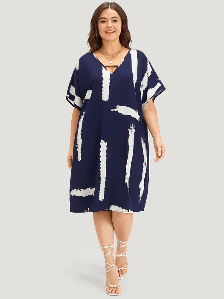 Brush Print Keyhole Pocket Dolman Sleeve Dress - Image 3