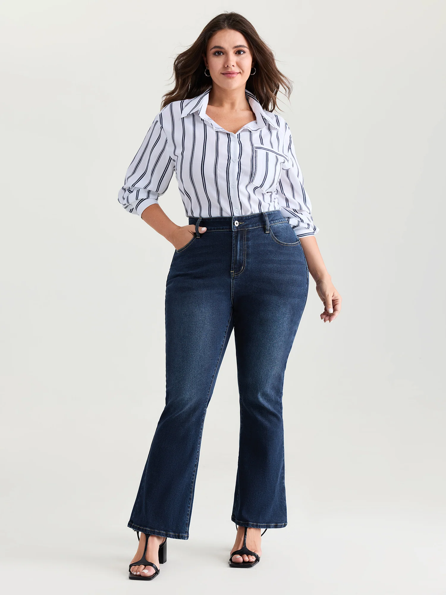 No Waist Gap Flared Cropped Jeans