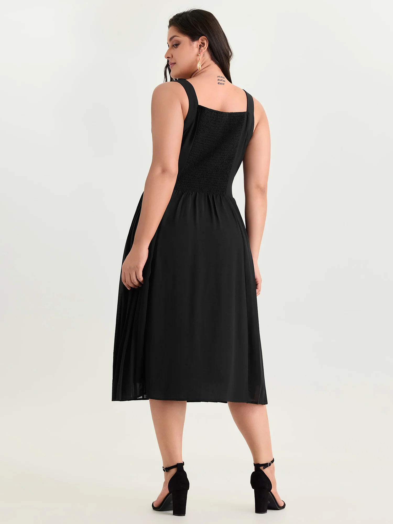Button Detail Pleated Waist Midi Dress - Image 4