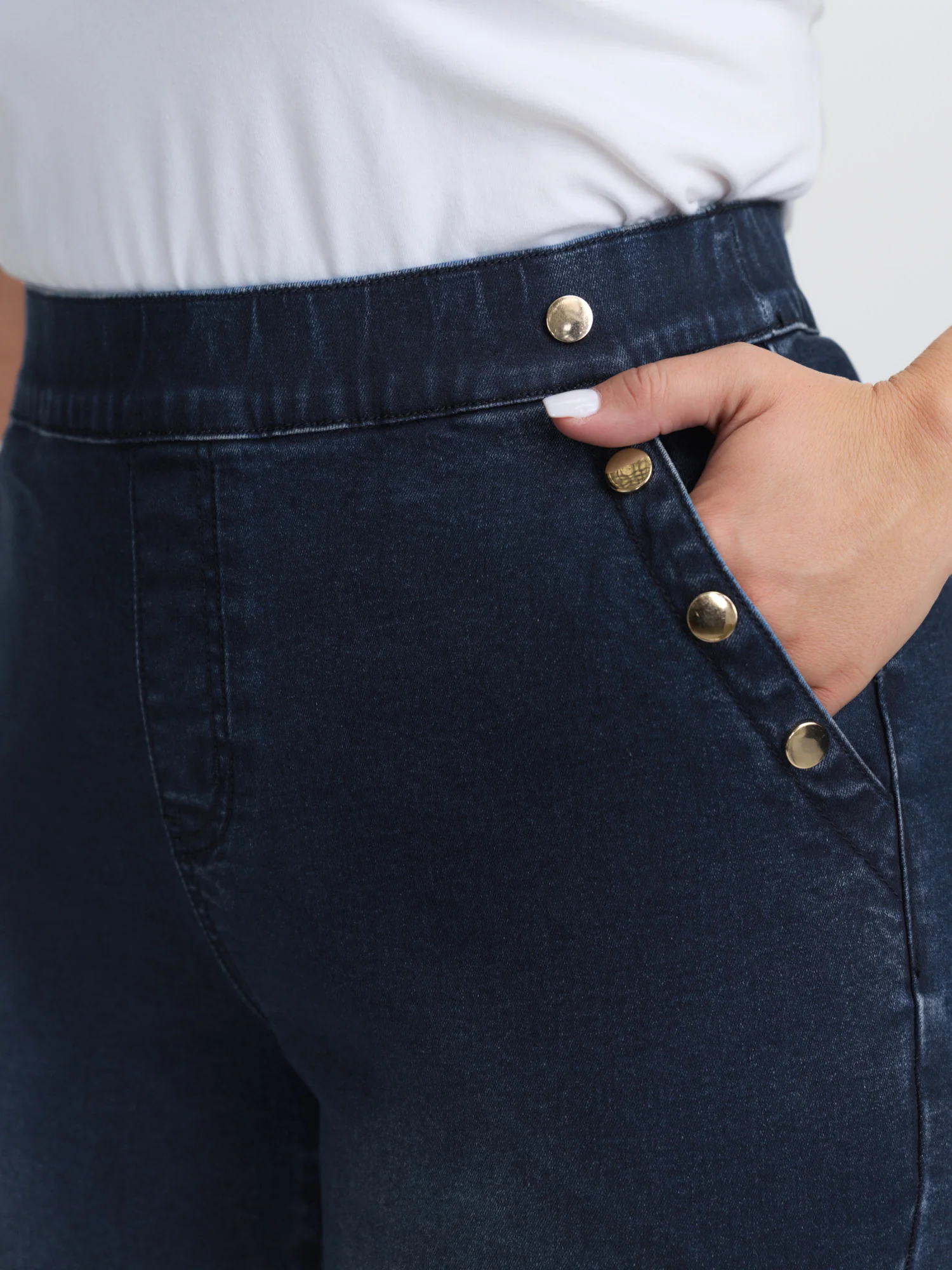 Button-Detail Pull-On Skinny-Fit Jeans - Image 3