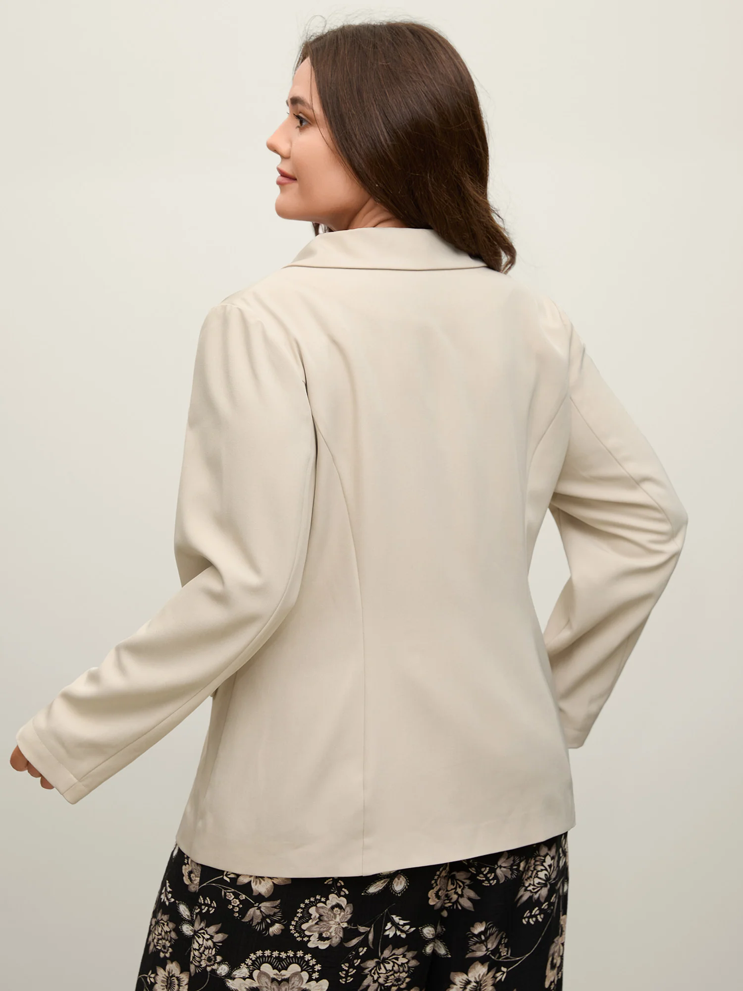 Button Front Pockets Solid Blazer - Image 4
