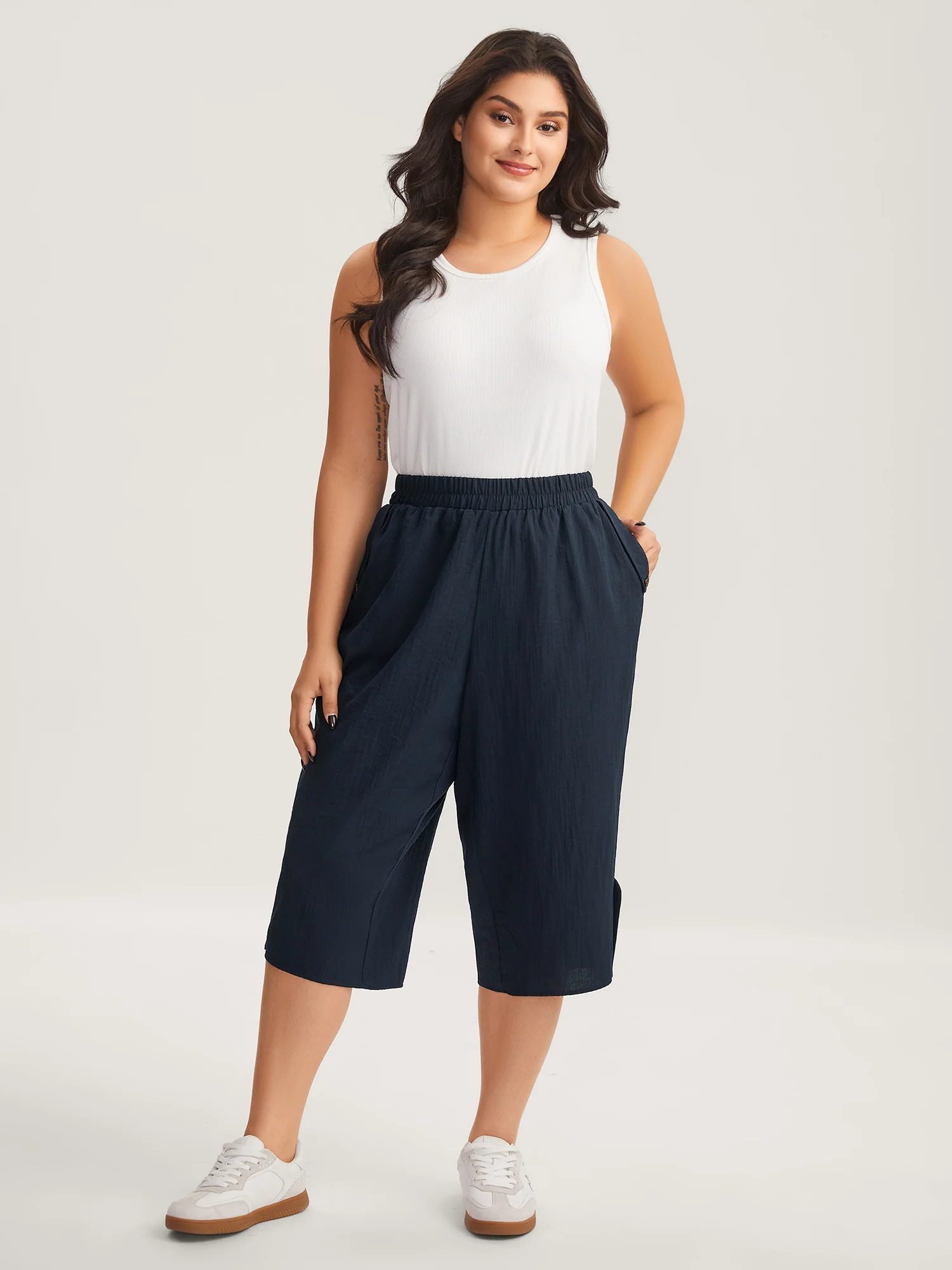 Button Hem Straight-Leg Crop Pants - Image 2