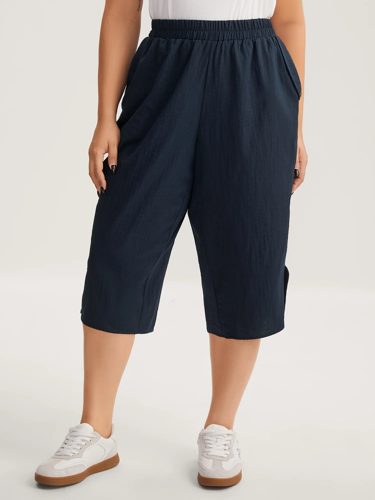 Button Hem Straight-Leg Crop Pants - Image 5