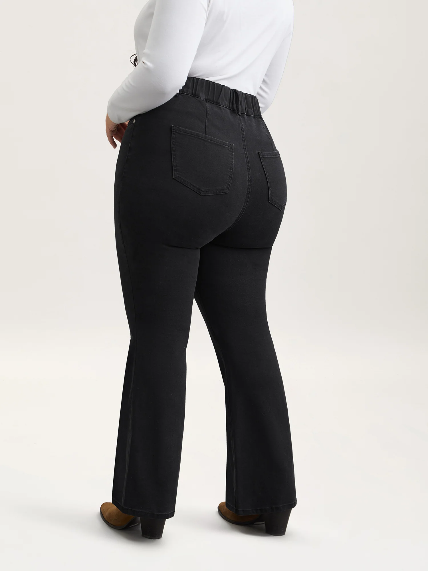 Buttons Mid-Rise Curvy Skinny-Fit Jeans - Image 2