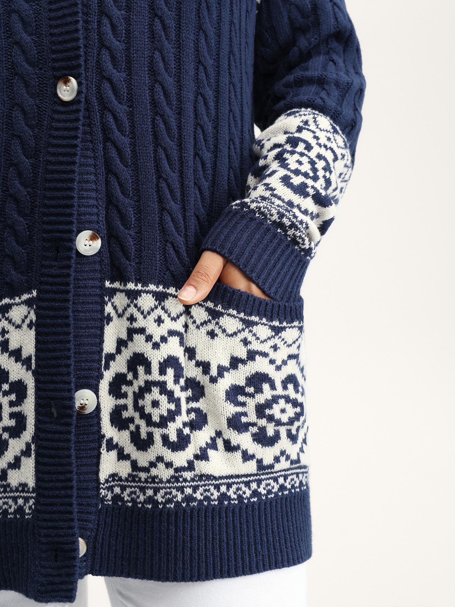 Cable Knit Floral Jacquard Pockets Knit Cardigan - Image 4
