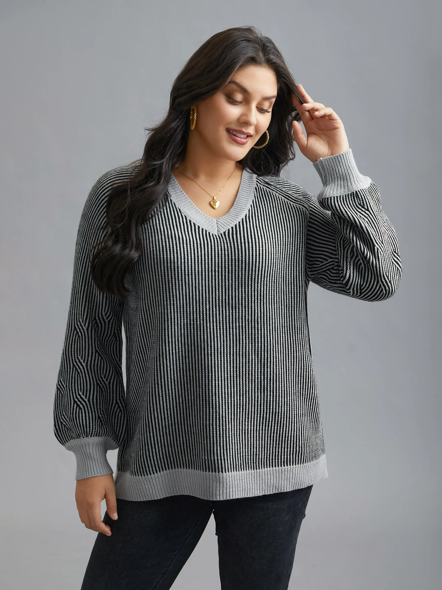 Cable Knit V-Neck Raglan Sleeve Pullover - Image 3