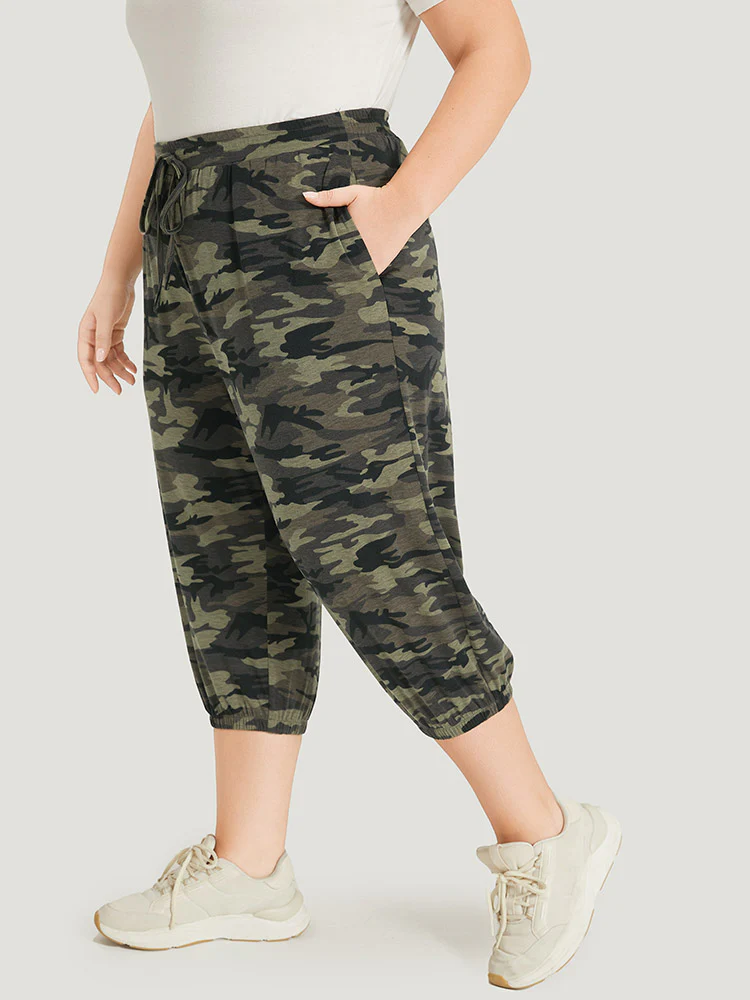 Camo Drawstring High Rise Pocket Cropped Sweatpants - Image 2