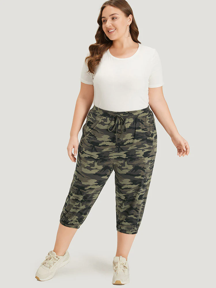 Camo Drawstring High Rise Pocket Cropped Sweatpants - Image 4