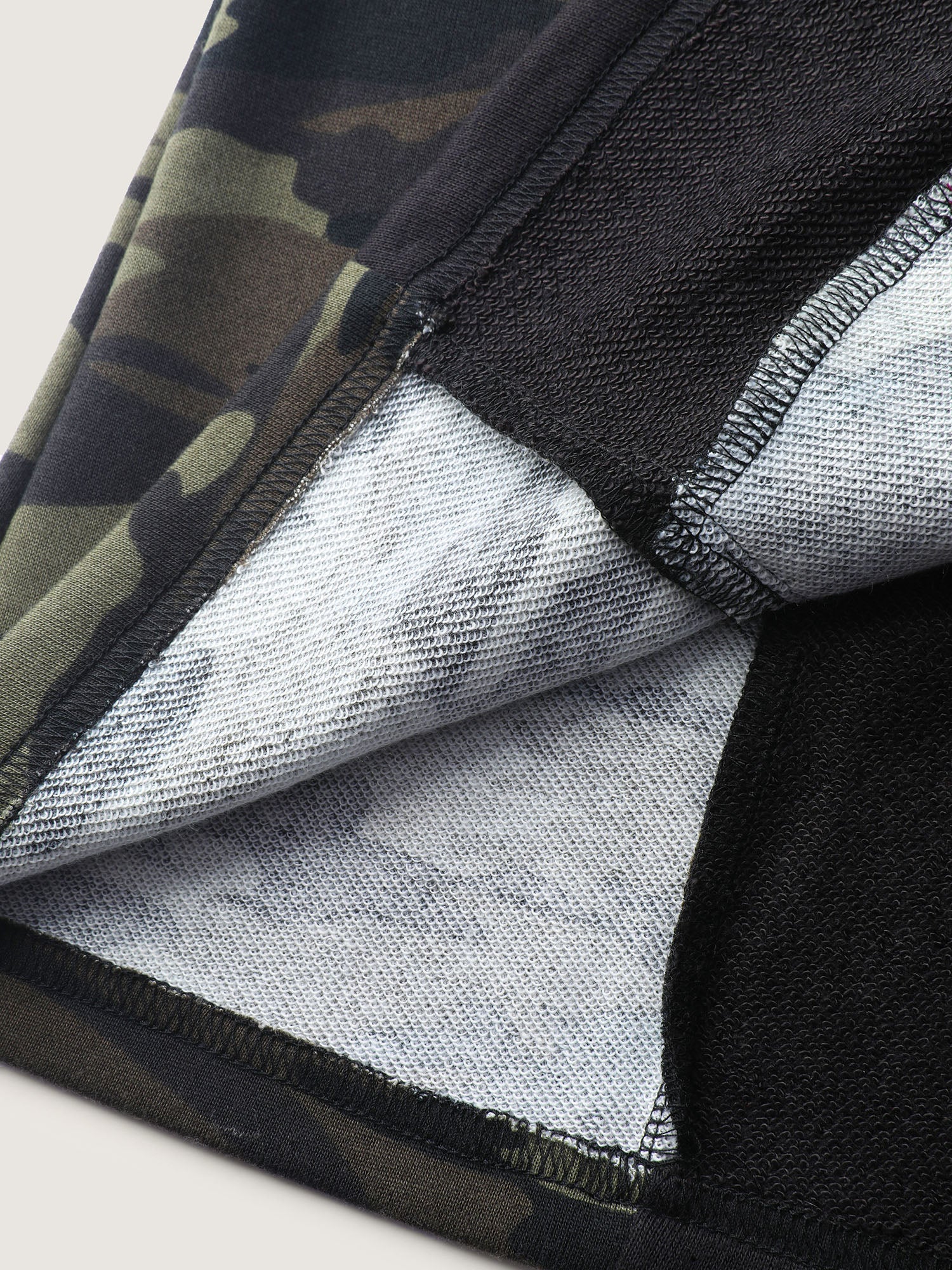 Camouflage Print Contrast Zipper Jacket - Image 8