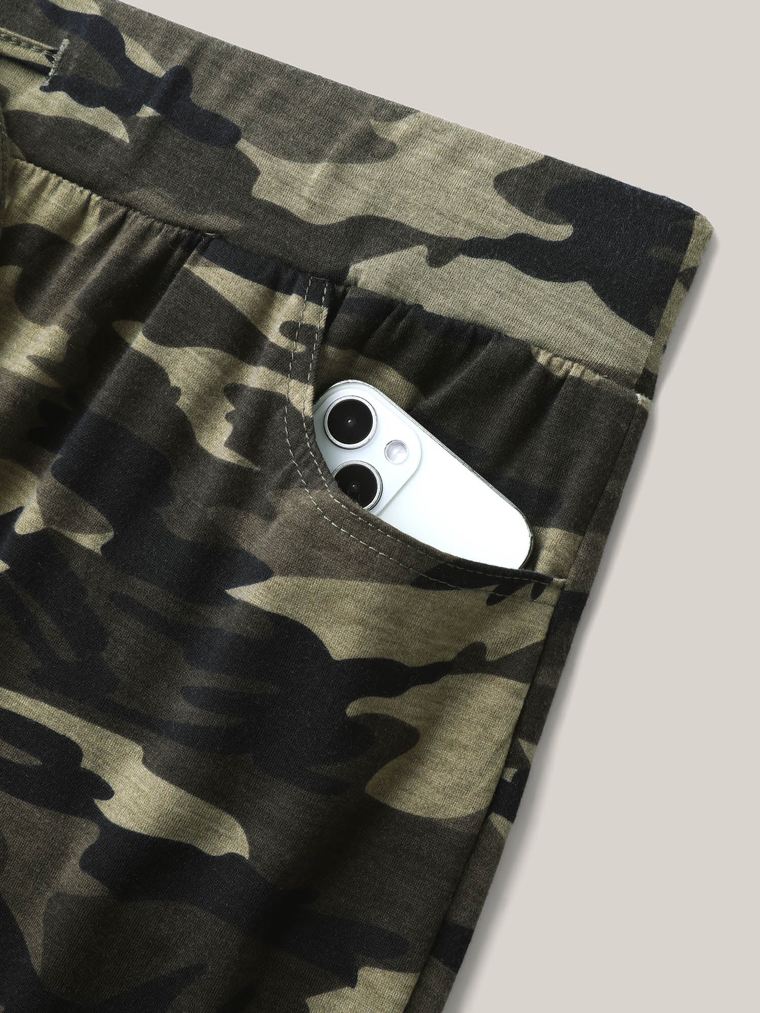 Camouflage Tie-Waist Wide-Leg Capri Pants - Image 5