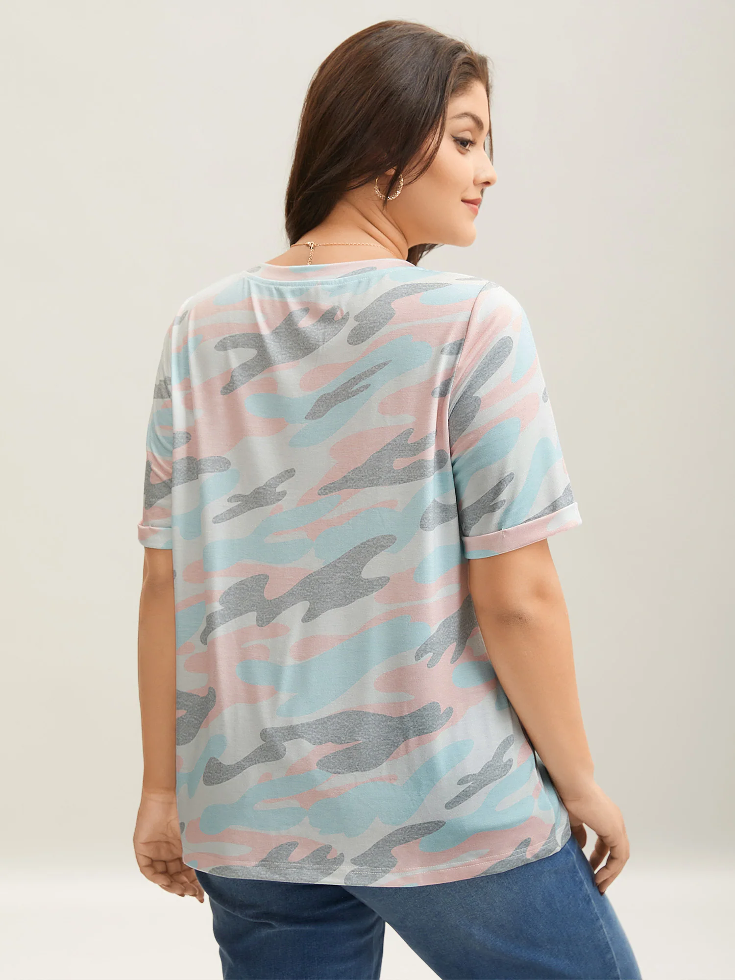 Camouflage Print V-Neck Curvy T-Shirt - Image 12
