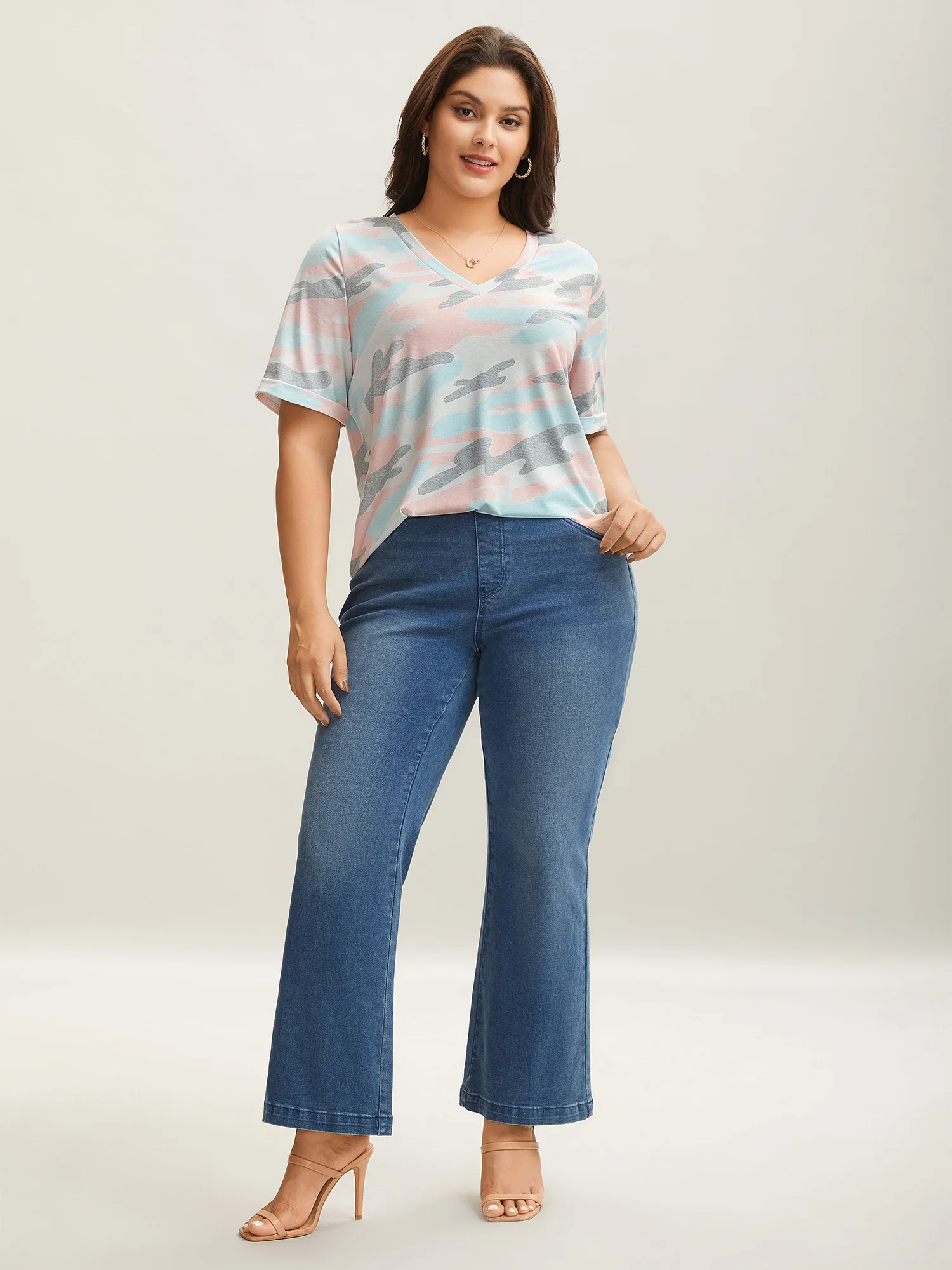 Camouflage Print V-Neck Curvy T-Shirt - Image 13