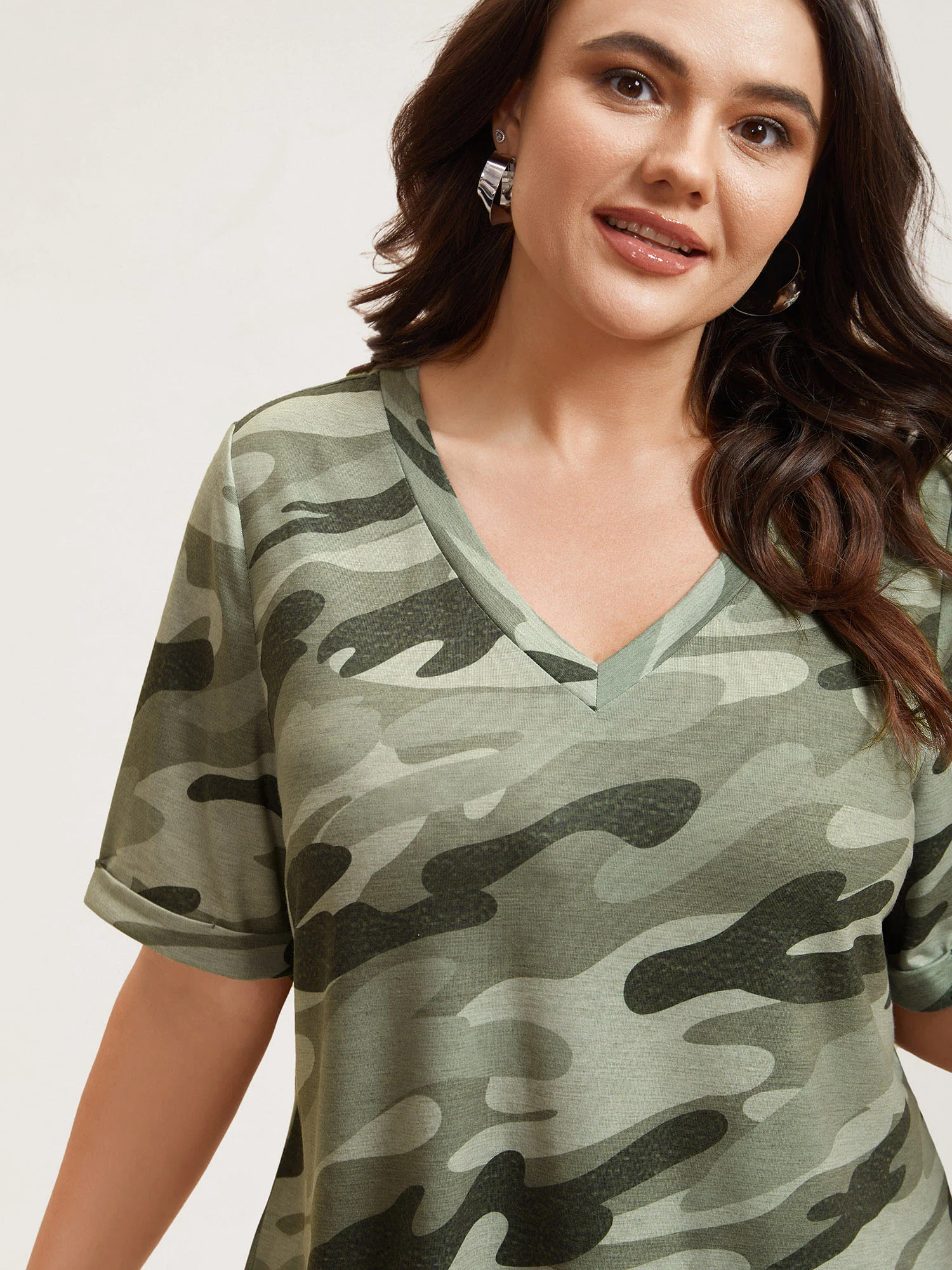 Camouflage Print V-Neck Curvy T-Shirt - Image 2