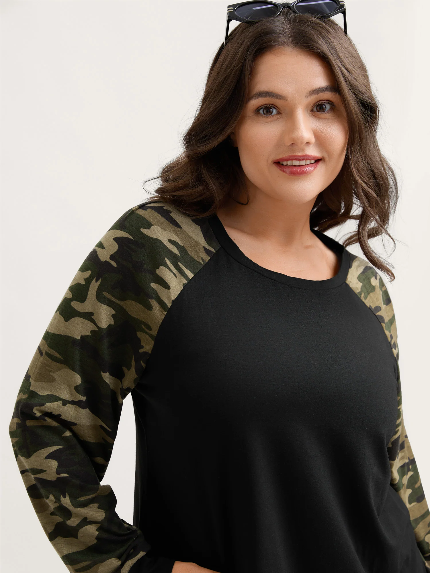 Camouflage Raglan Sleeve Round Neck T-Shirt - Image 2