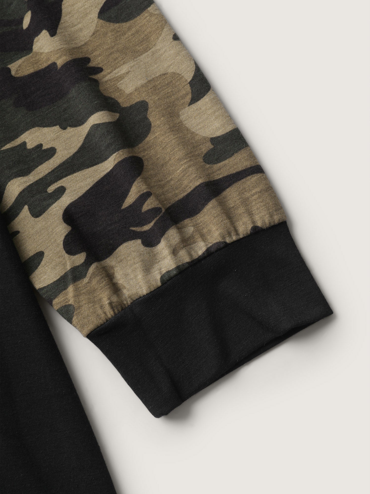 Camouflage Raglan Sleeve Round Neck T-Shirt - Image 6