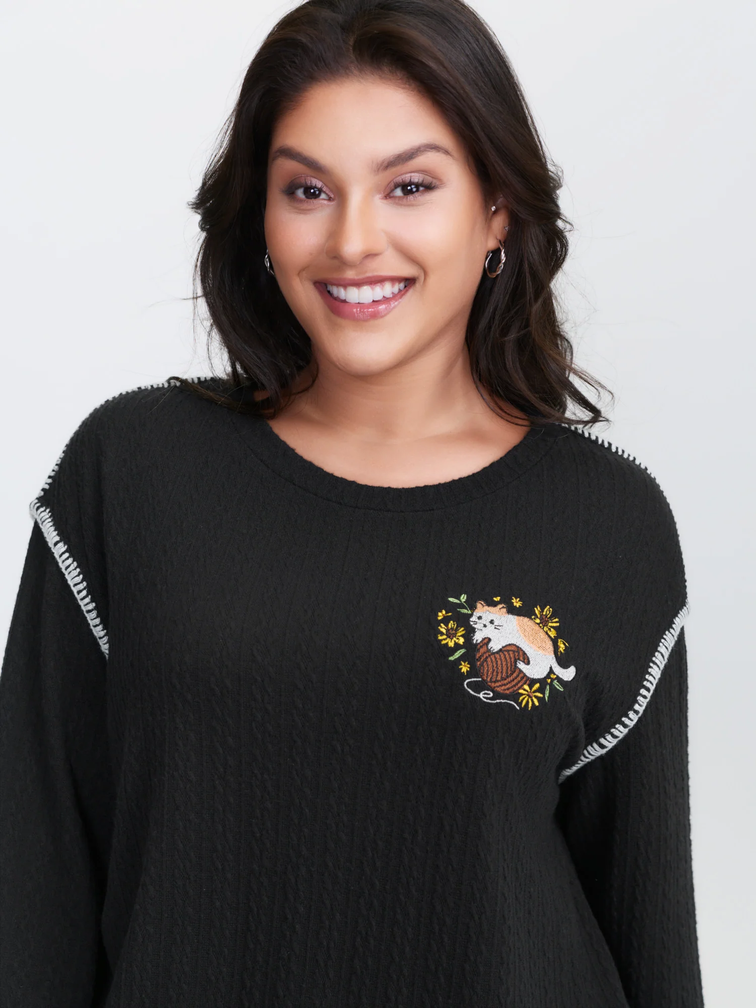 Cat Embroidered Dogstooth Edge Sweatshirt