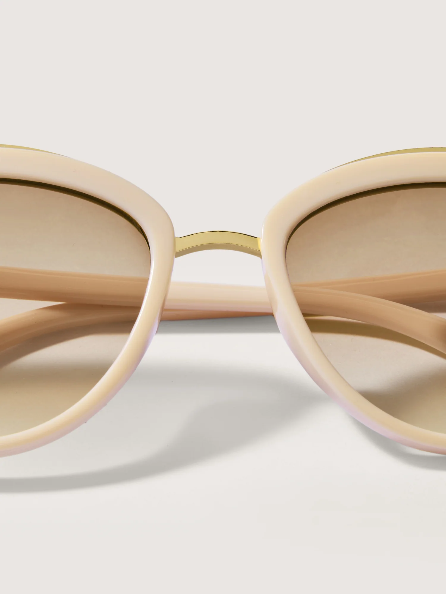 Cat Eye Gradient Lens Sunglasses With Box - Image 5