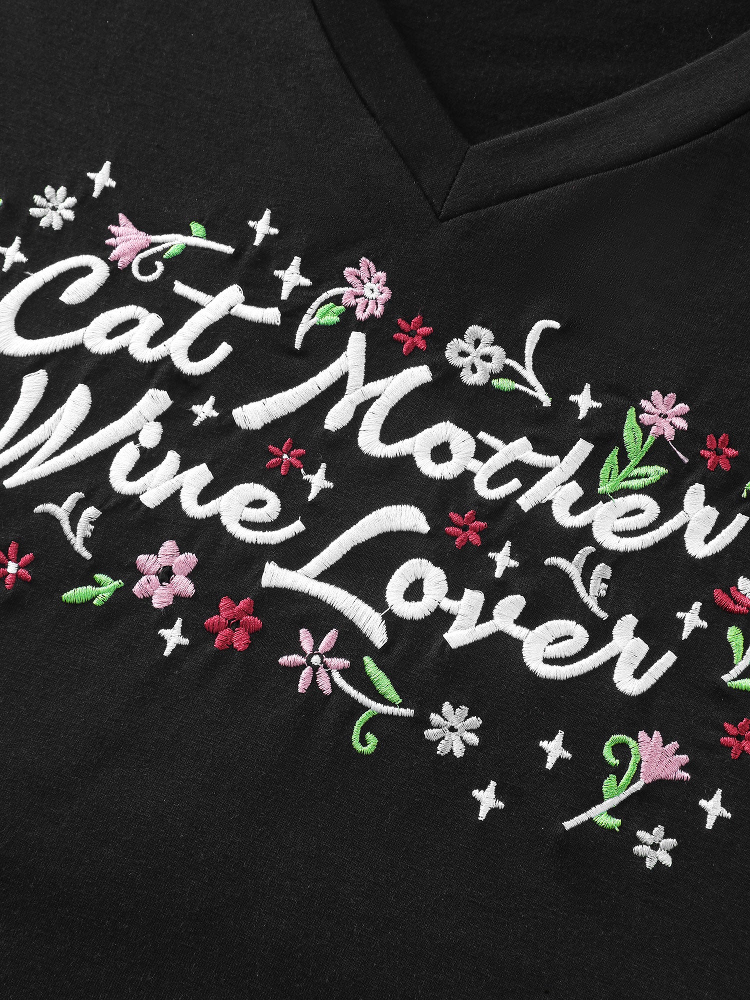Cat Mother Motif Embroidery T-Shirt - Image 5