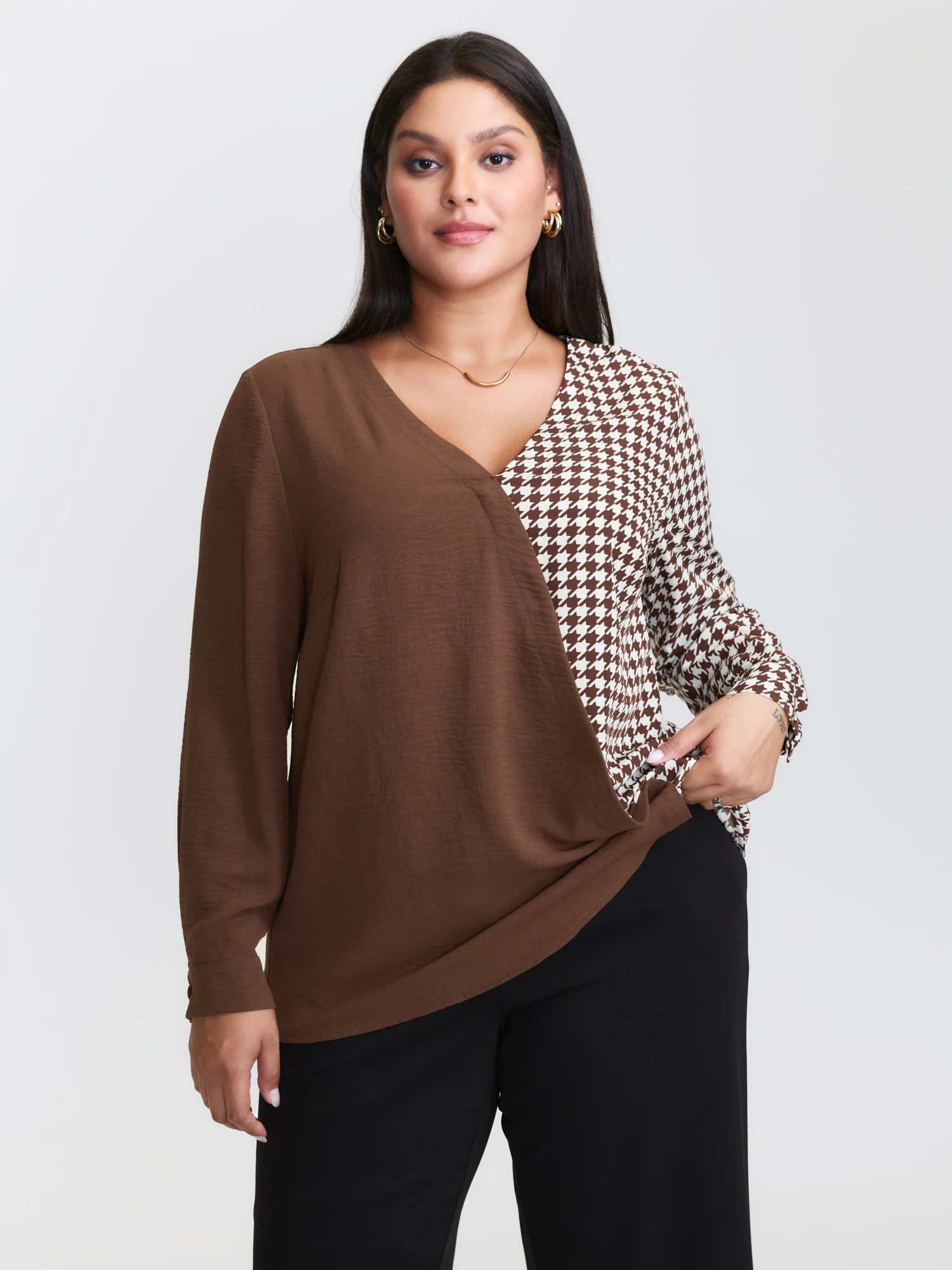 Checkered Contrast Button V-Neck Blouse - Image 2