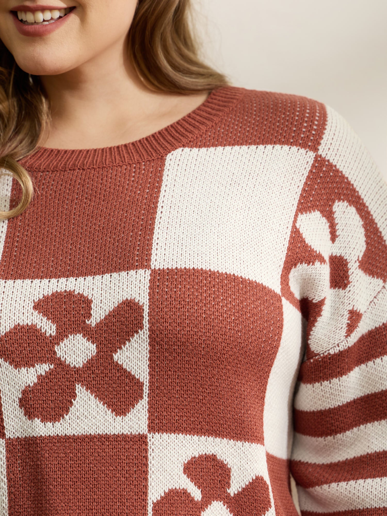 Checkered Floral Stripe Sleeve Jacquard Pullover - Image 2
