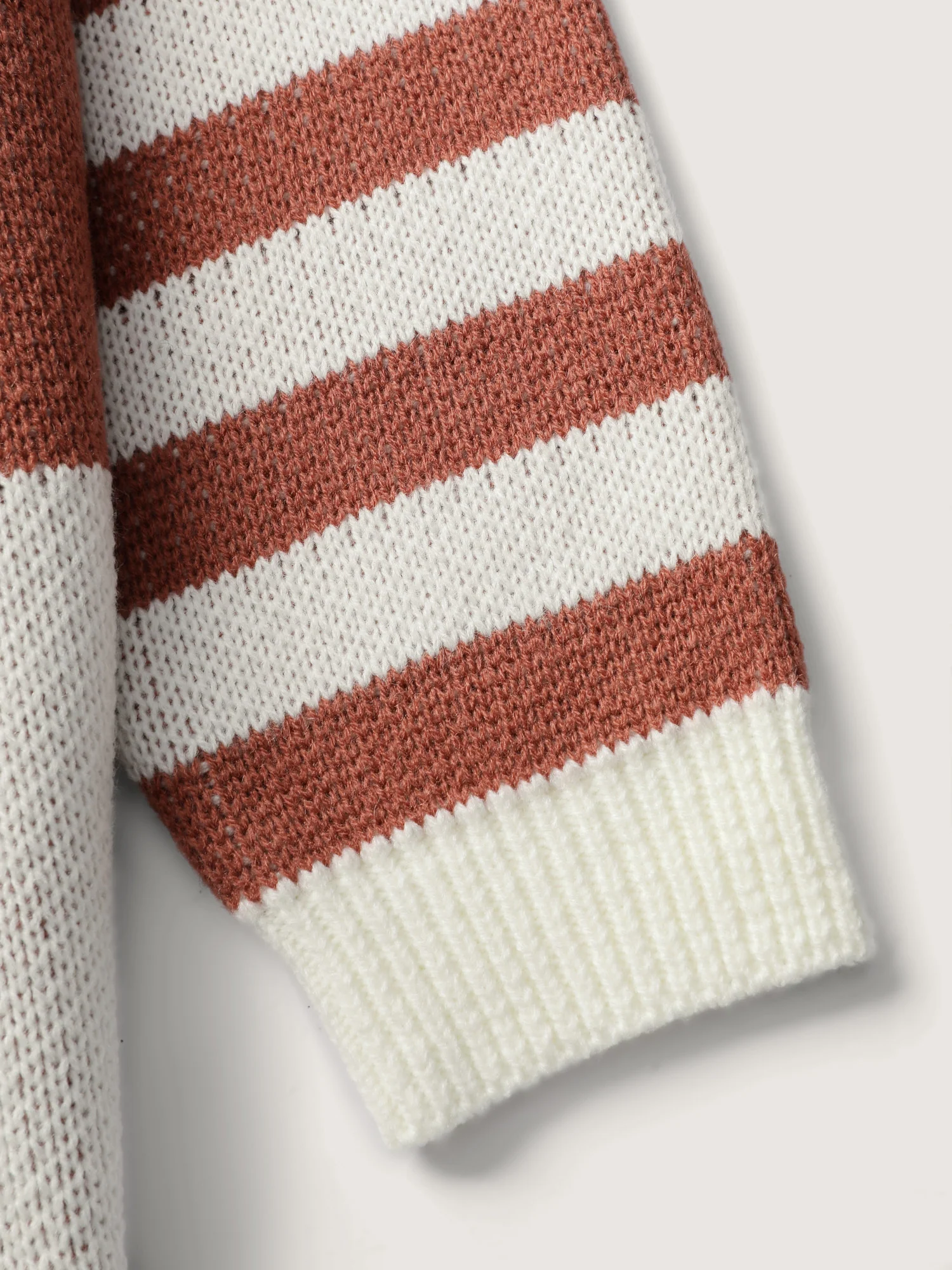 Checkered Floral Stripe Sleeve Jacquard Pullover - Image 5