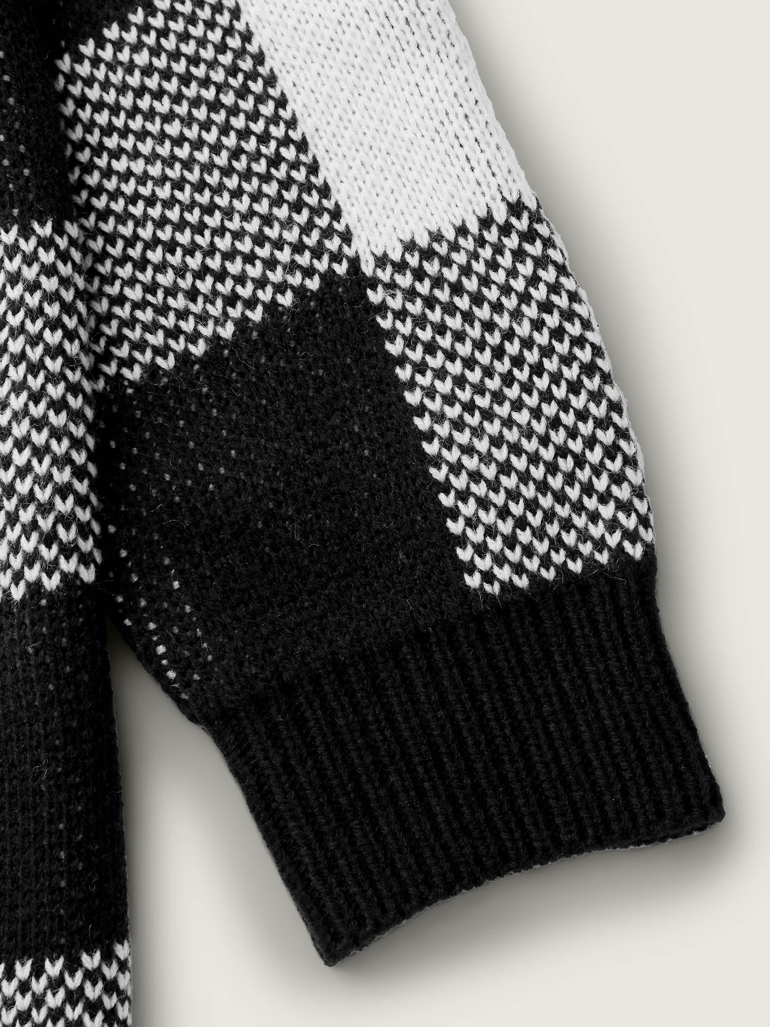 Checkered Jacquard Folded Collar Knit Cardigan - Image 6