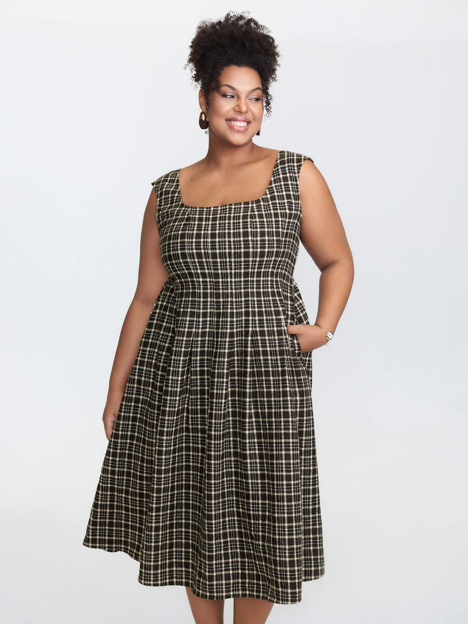 Checkered Pattern Shirred Back Midi Dress - Image 3