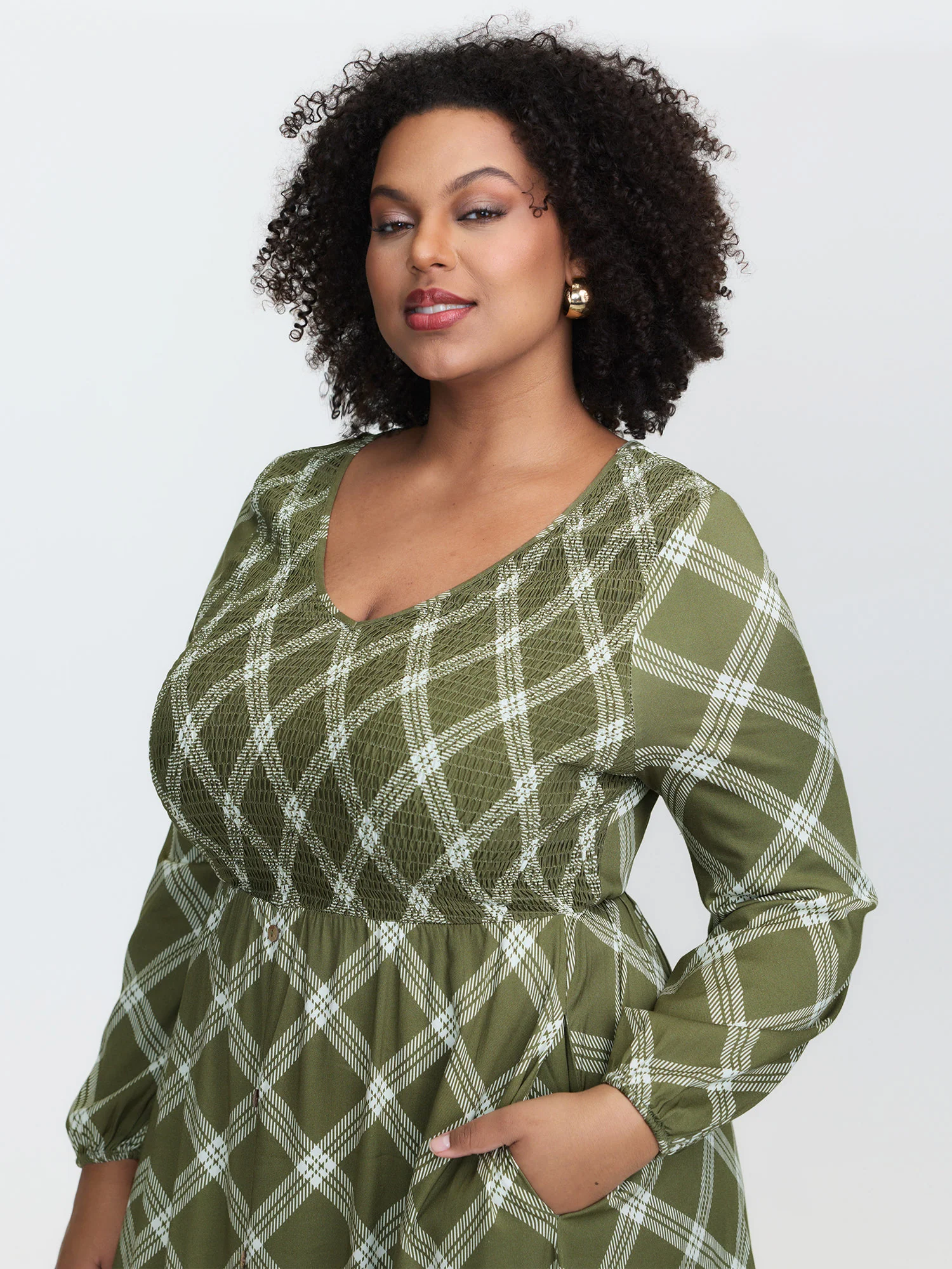Checkered Pattern Shirred Pockets Midi Dress - Image 2