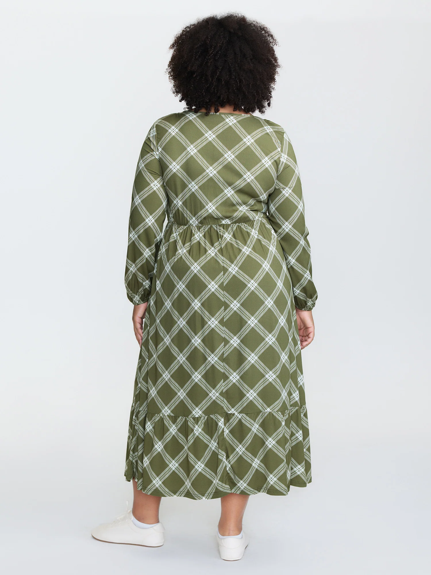 Checkered Pattern Shirred Pockets Midi Dress - Image 4