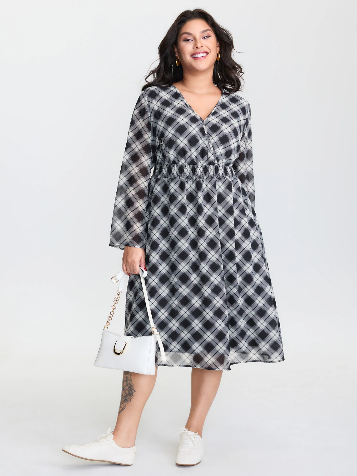 Checkered Pattern Shirred Waist Midi Dress - Image 2