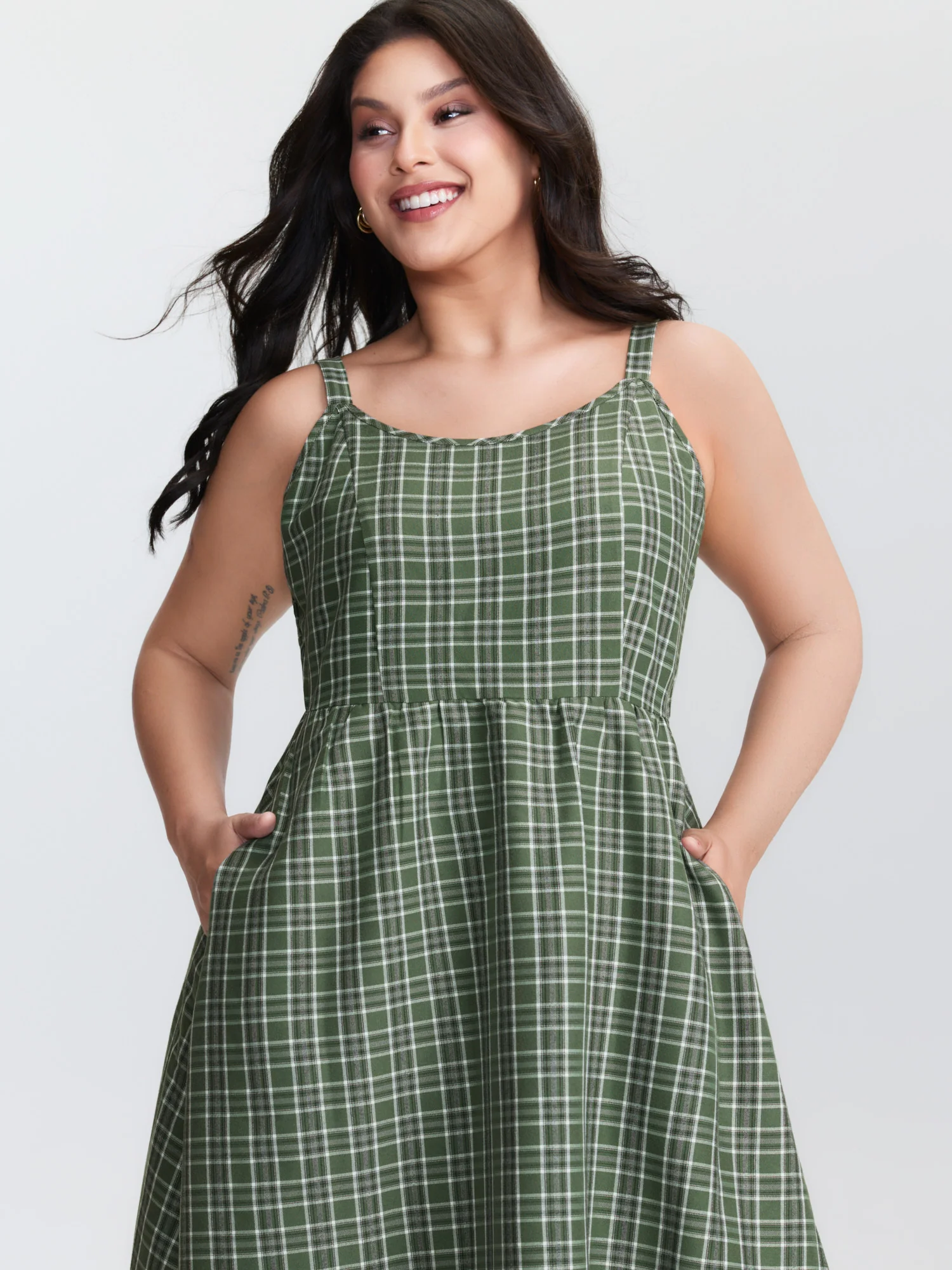 Checkered Print Shirred Pockets Midi Dress - Image 2