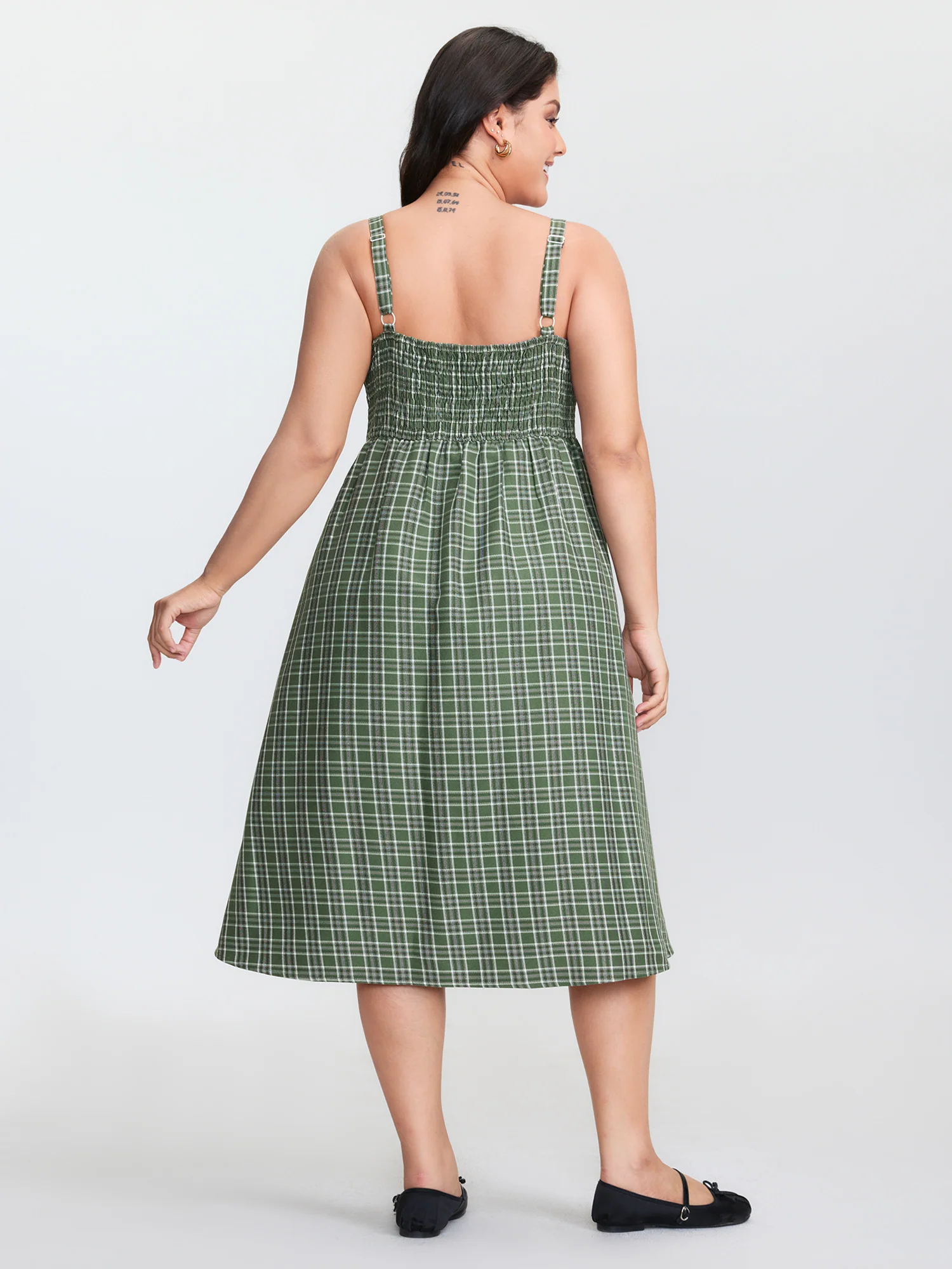 Checkered Print Shirred Pockets Midi Dress - Image 4