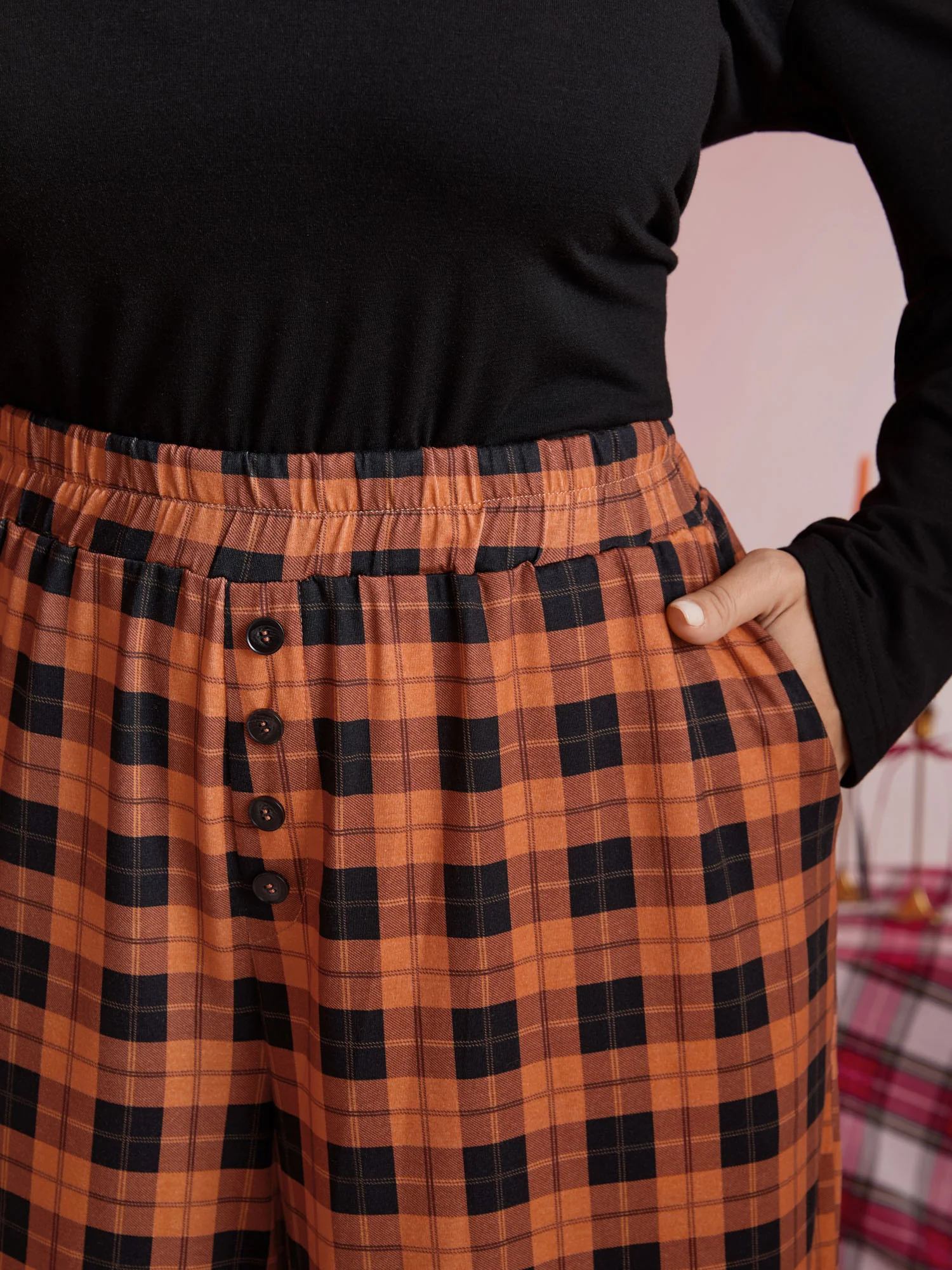 Checkered Print Wide-Leg Lounge Bottoms - Image 3