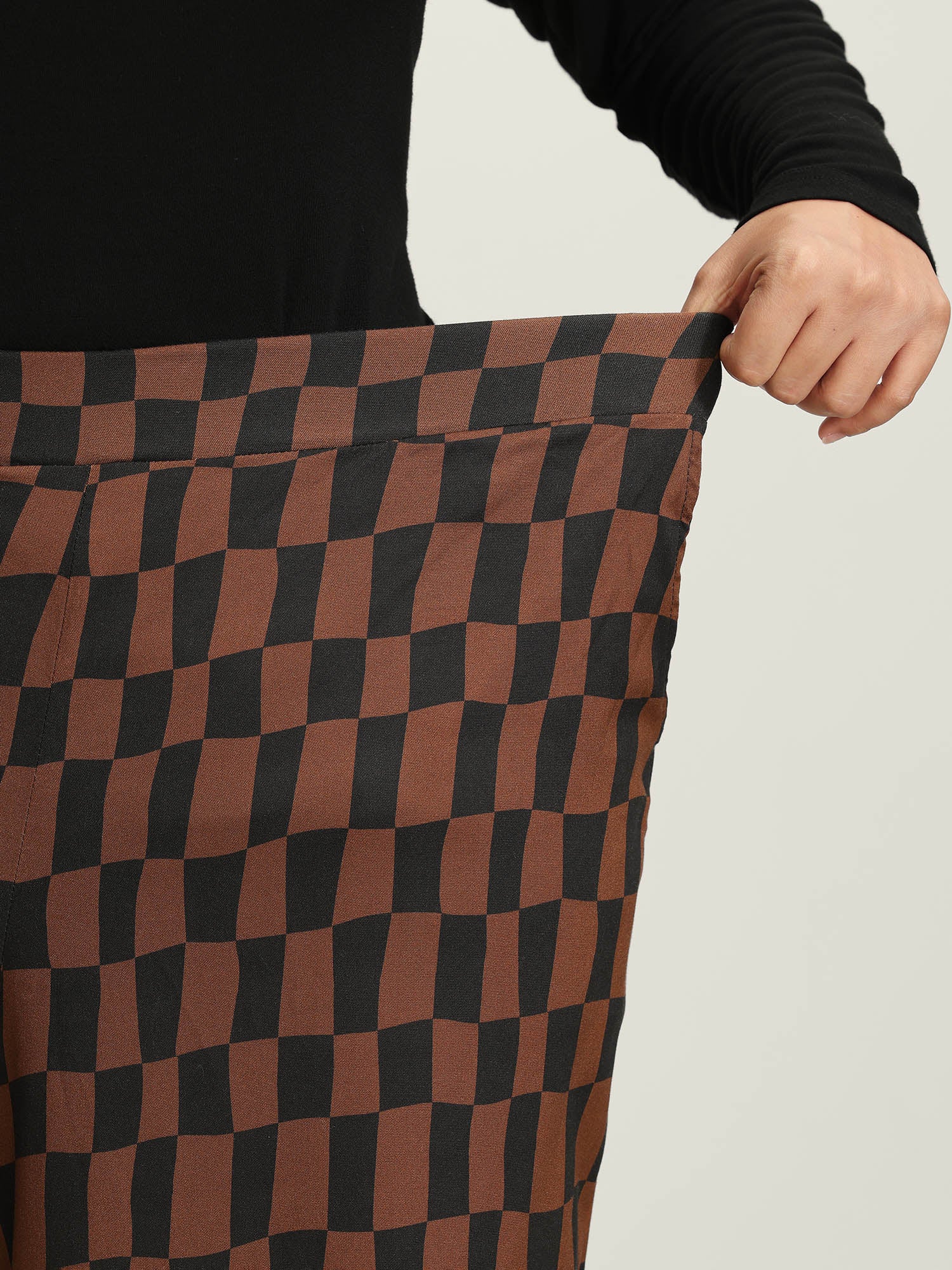 Checkered Print Wide-Leg Pants - Image 3