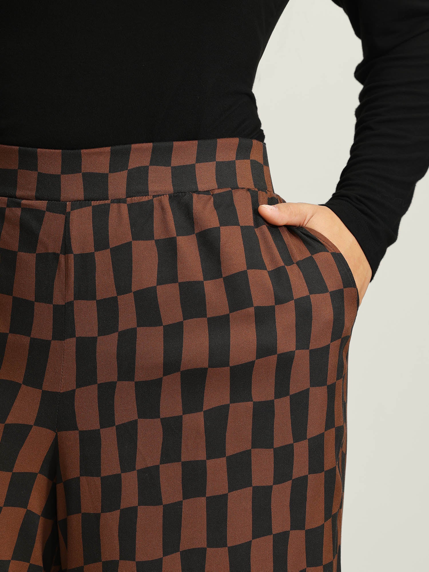 Checkered Print Wide-Leg Pants - Image 4