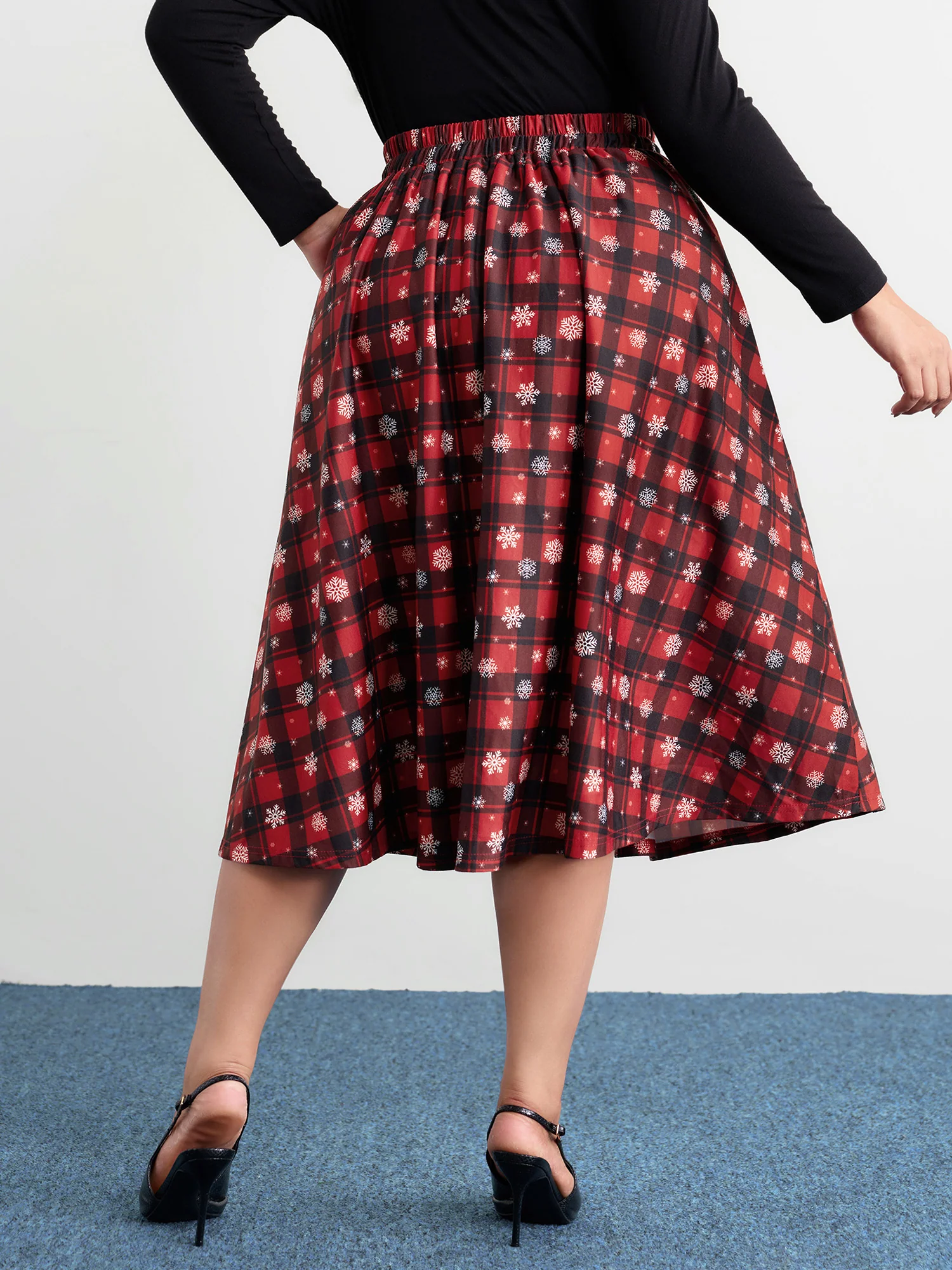 Checkered Snowflake Pattern Midi Skirt - Image 5