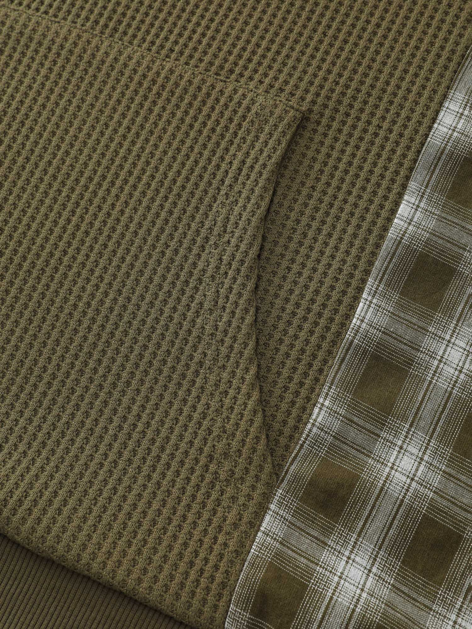 Checkered Spliced Textured Hoodie - Image 9