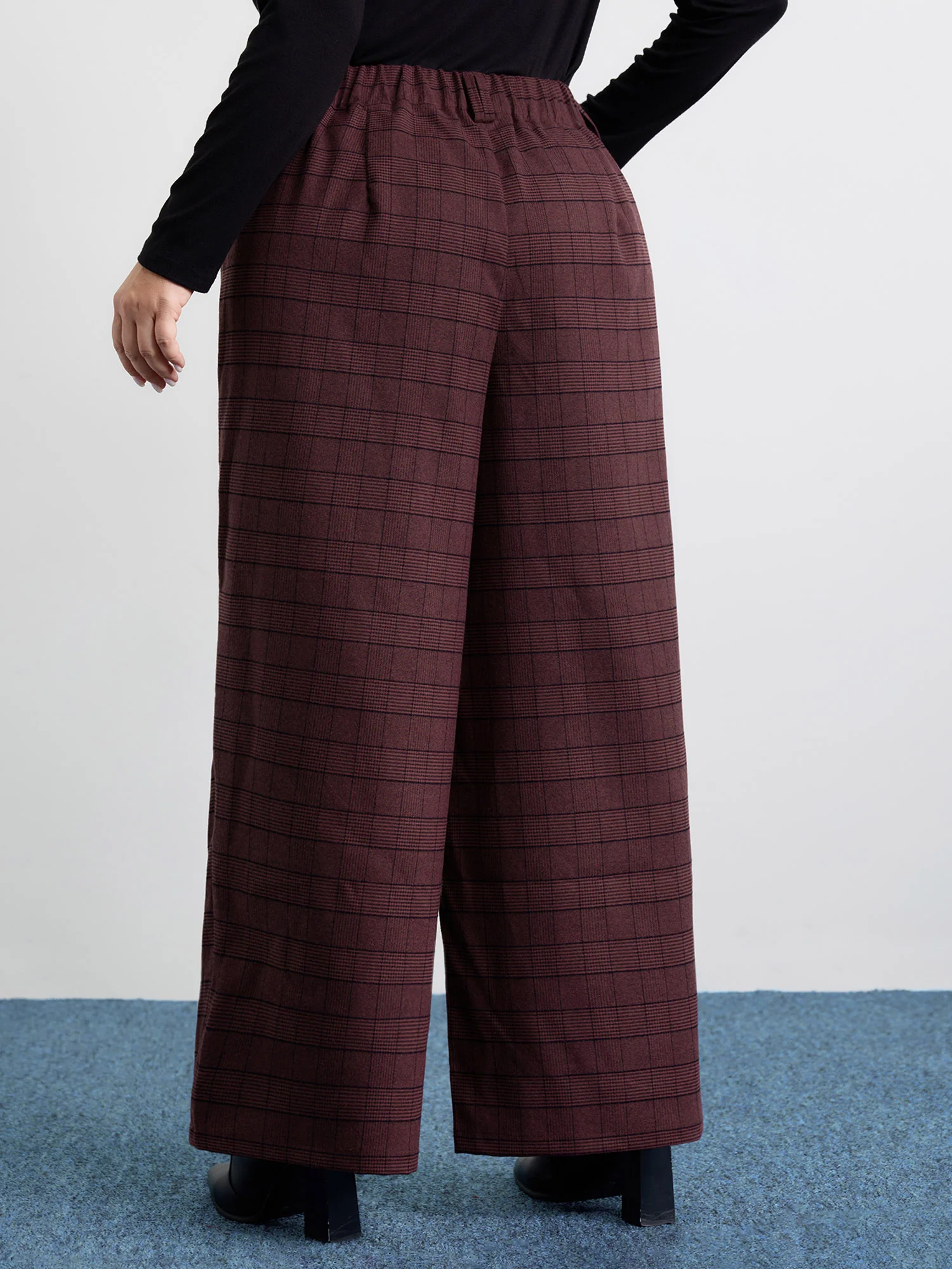 Checkered Stretchy Waist Pants - Image 5