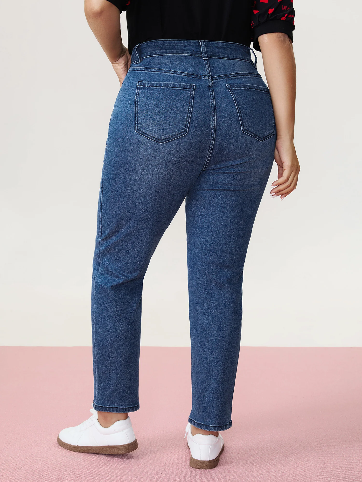 High-Rise Embroidered Straight-Leg Jeans - Image 4