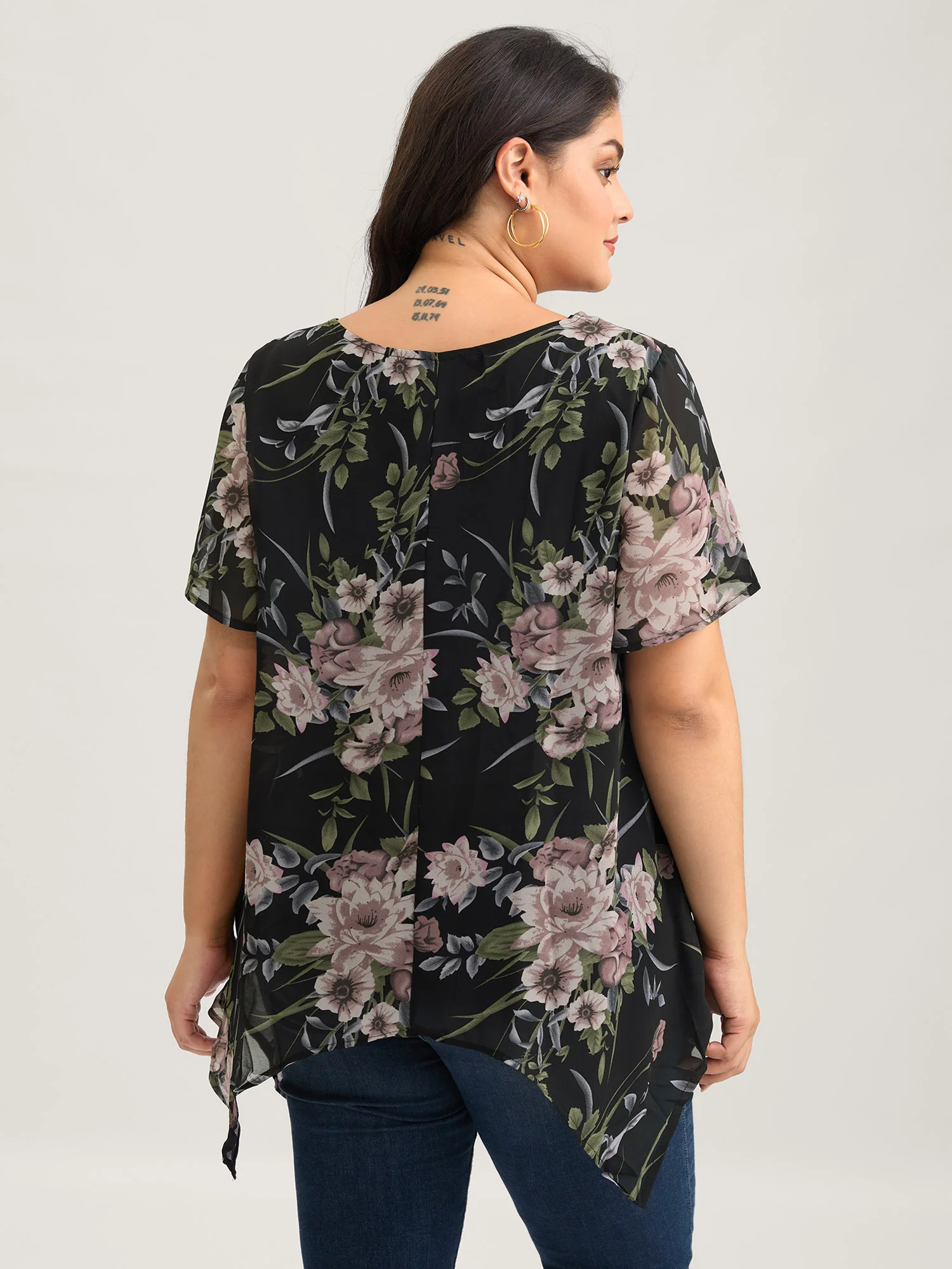 Chiffon Floral Crisscross Hanky Hem Blouse - Image 4