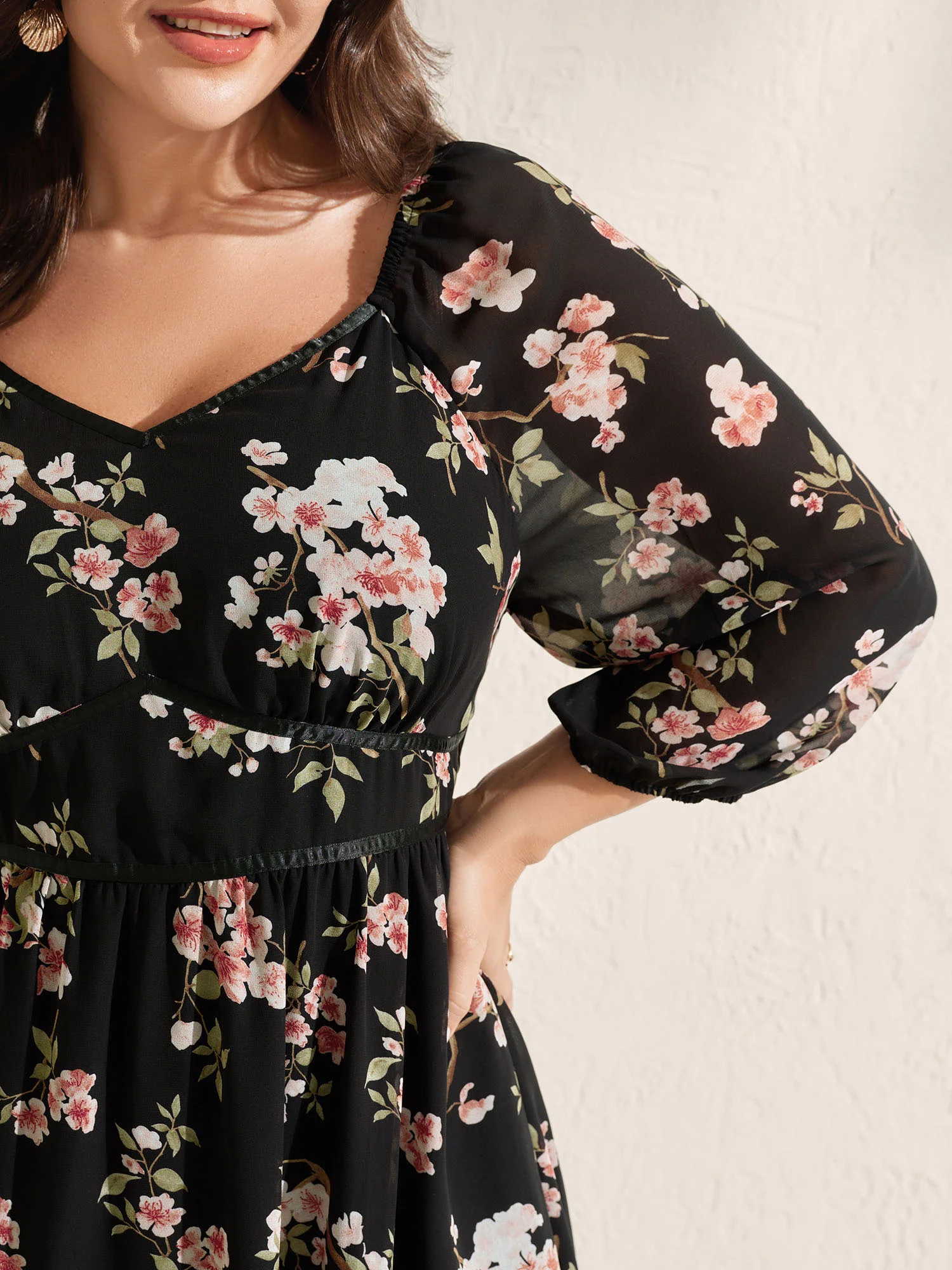 Chiffon Floral Triangular Waist Cinched Maxi Dress - Image 3