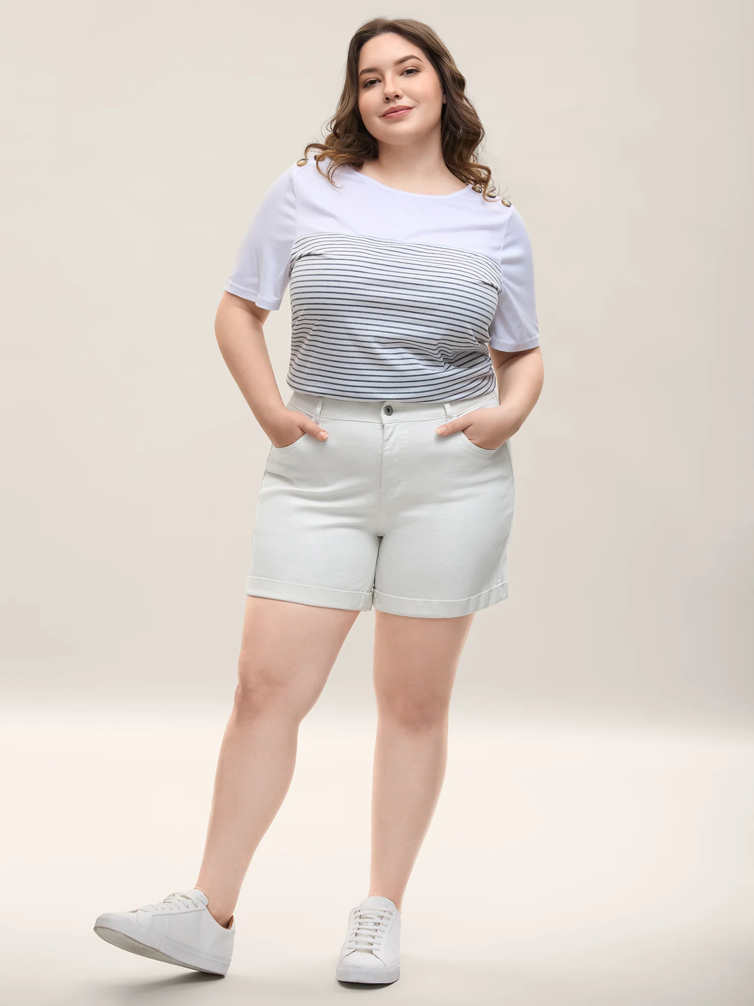 Classic Cut Denim Shorts - Image 3