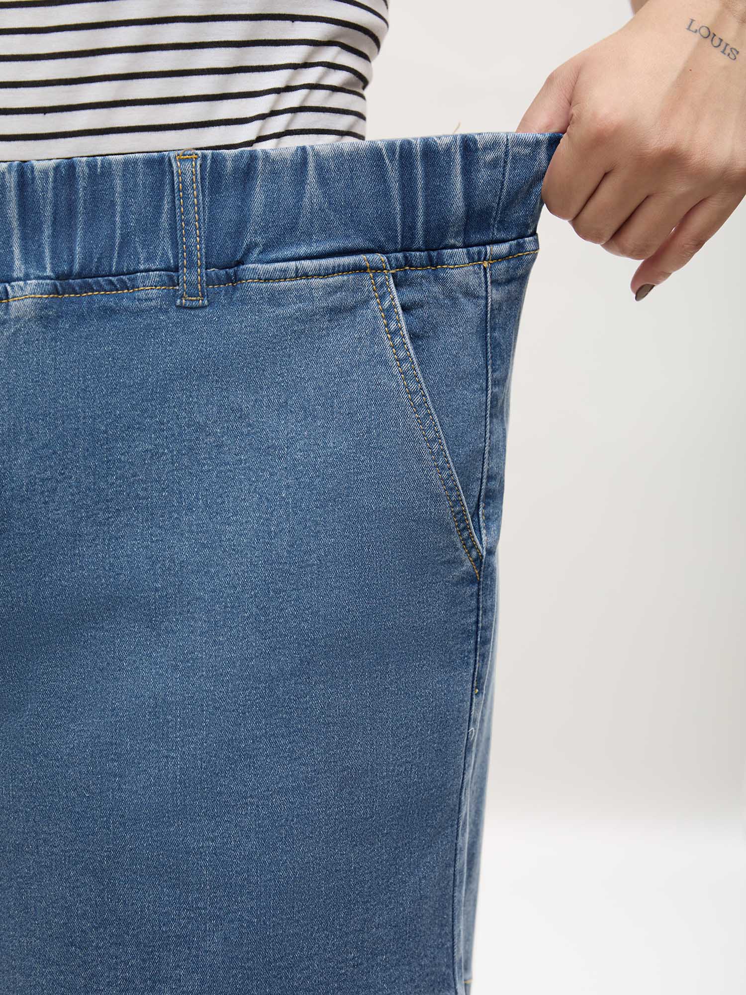 Pull-On Stretchy Waist Straight-Leg Denim Shorts - Image 4