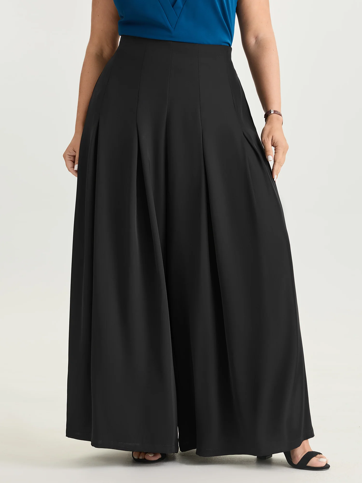 Classic Pleated Wide-Leg Pants