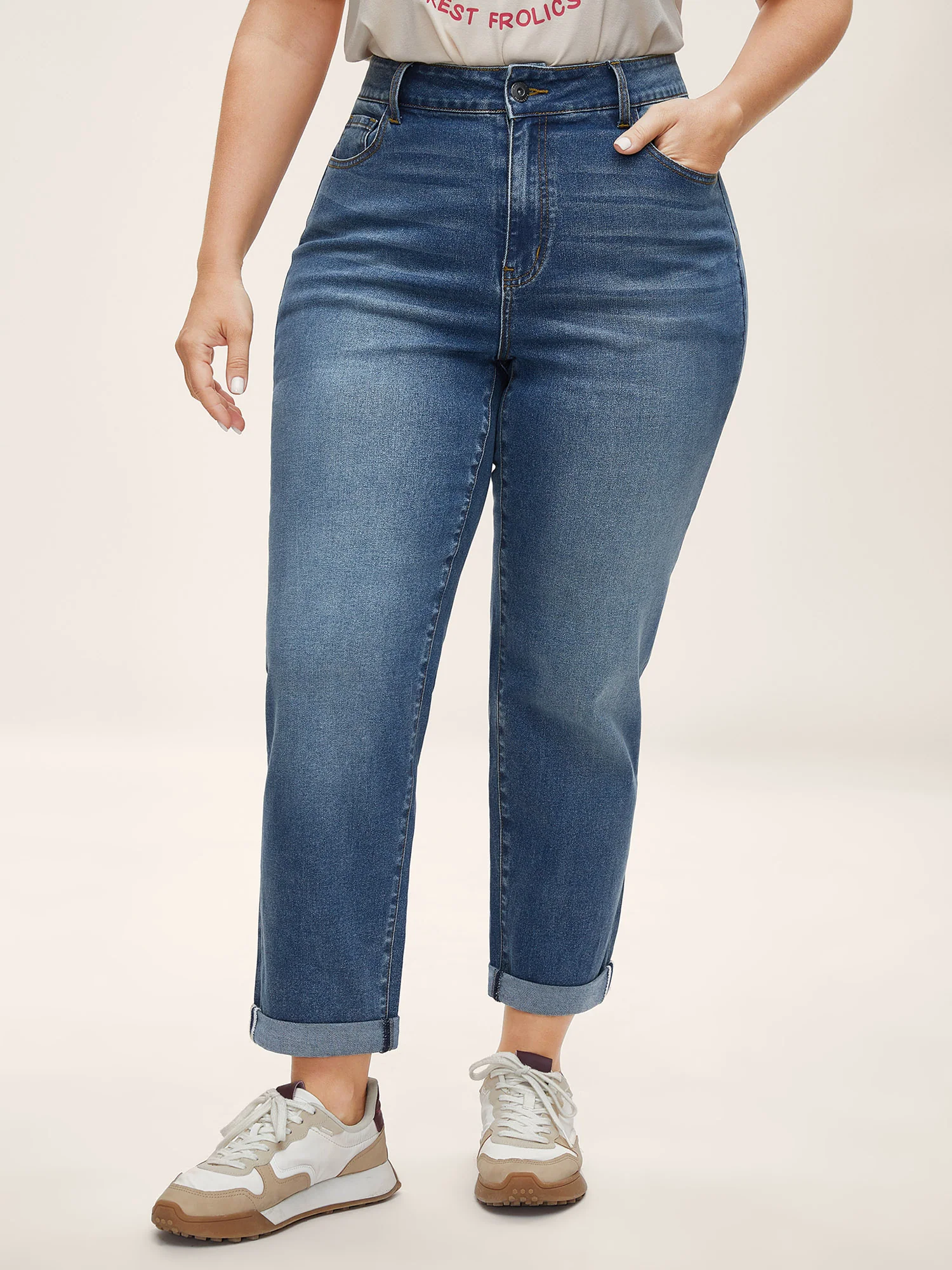 Classic Pockets Boyfriend Jeans - Image 3