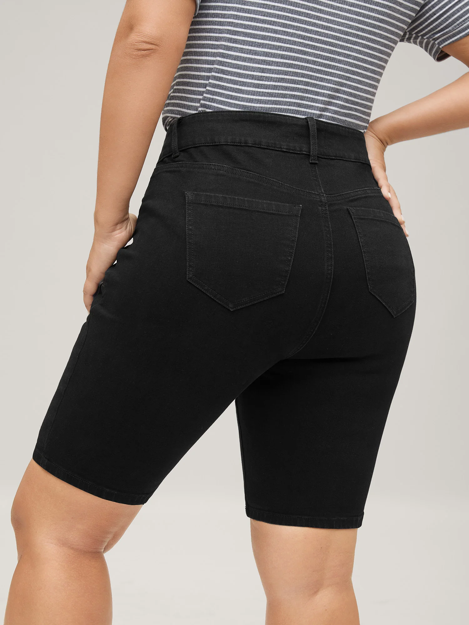 Classic Skinny-Fit Denim Shorts - Image 4